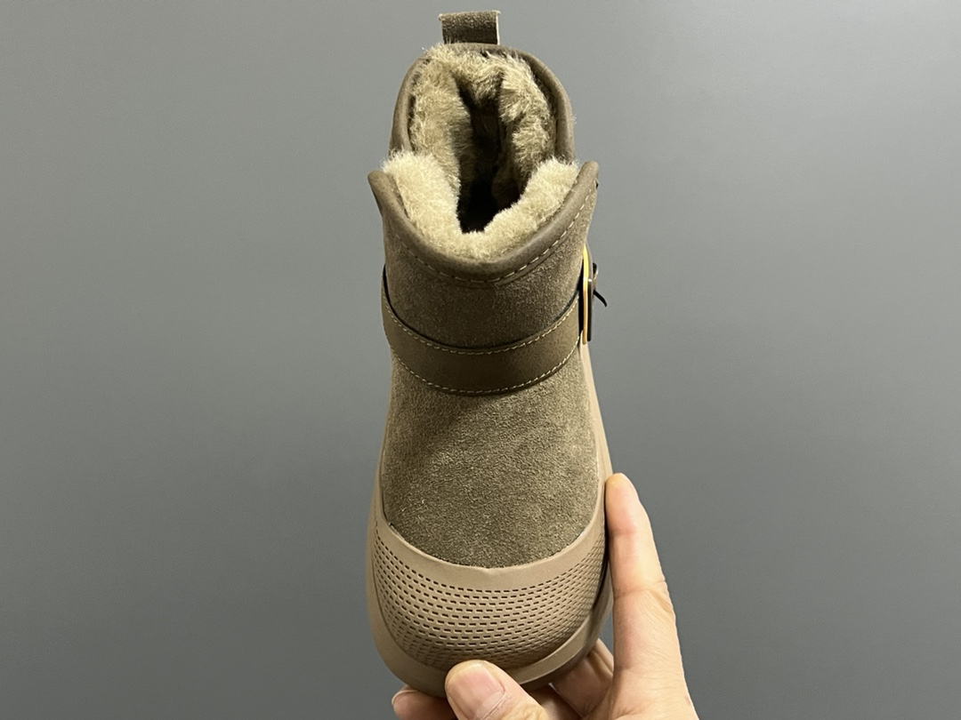 图片[8]-UGG新款卡扣皮毛一体儿童中帮雪地靴 尺码：26-37码 经典UGG系列❄️ 内里加绒加厚，暖暖过冬❄️ 精致卡扣，质感满满💯-选品中心