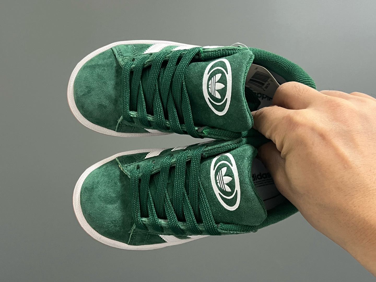 图片[2]-原单版 阿迪CAMPUS大小童儿童面包鞋 尺码：22-35码 经典CAMPUS面包鞋🆕 优质反毛皮，质感高级 大小童区分🆚，匠心打造❤️ 22-27码为魔术贴➕松紧带 28-35码为鞋带扣✔️ 橡胶耐磨防滑大底，脚感超赞👍🏻-选品中心