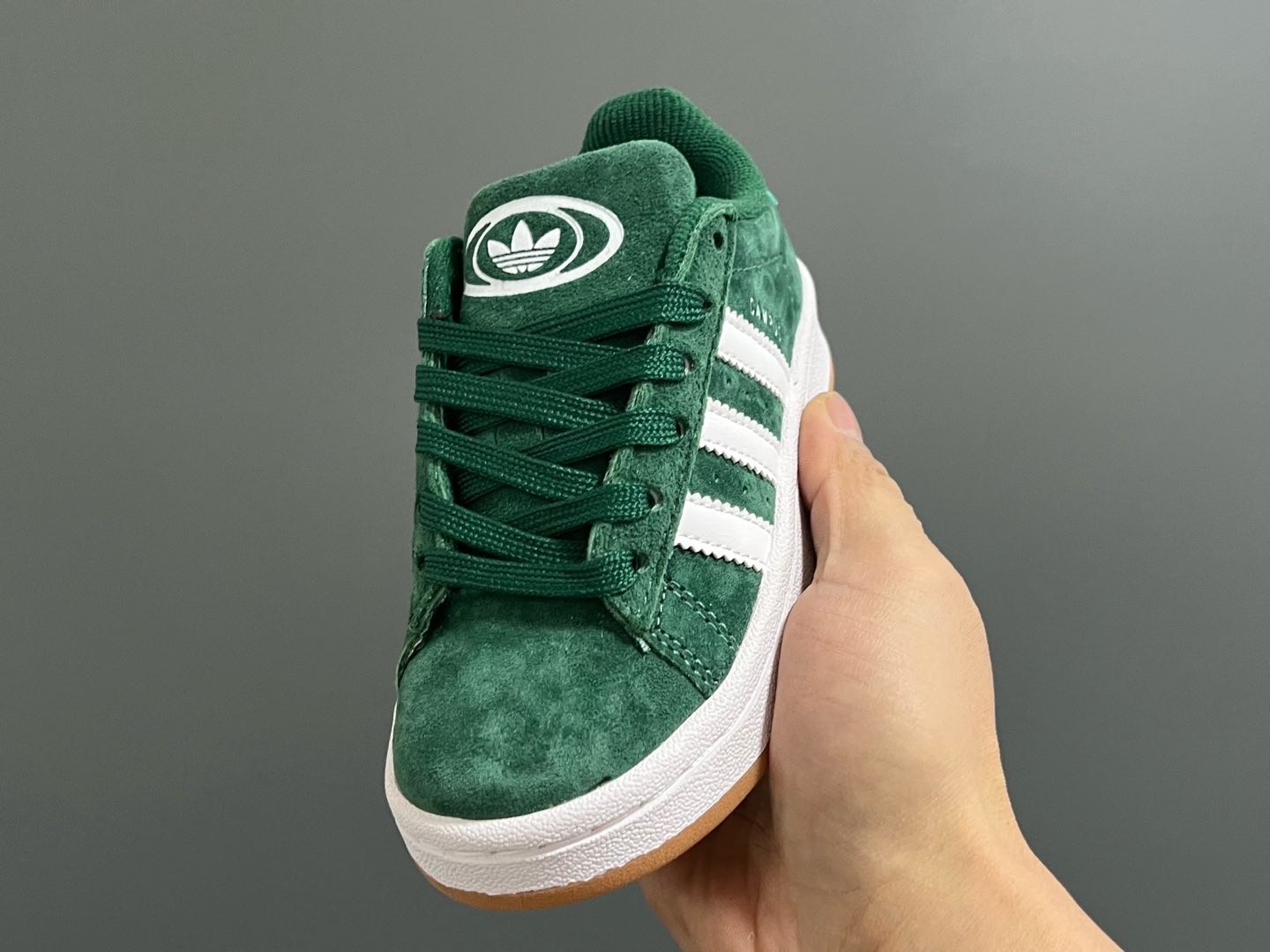 图片[3]-原单版 阿迪CAMPUS大小童儿童面包鞋 尺码：22-35码 经典CAMPUS面包鞋🆕 优质反毛皮，质感高级 大小童区分🆚，匠心打造❤️ 22-27码为魔术贴➕松紧带 28-35码为鞋带扣✔️ 橡胶耐磨防滑大底，脚感超赞👍🏻-选品中心