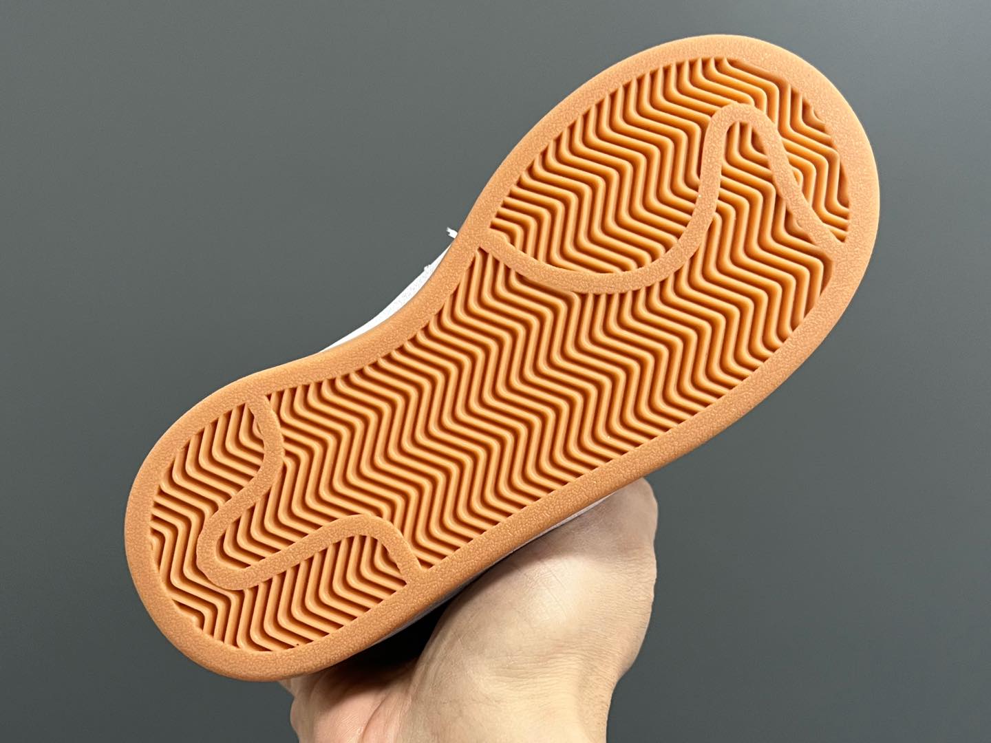 图片[7]-原单版 阿迪CAMPUS大小童儿童面包鞋 尺码：22-35码 经典CAMPUS面包鞋🆕 优质反毛皮，质感高级 大小童区分🆚，匠心打造❤️ 22-27码为魔术贴➕松紧带 28-35码为鞋带扣✔️ 橡胶耐磨防滑大底，脚感超赞👍🏻-选品中心