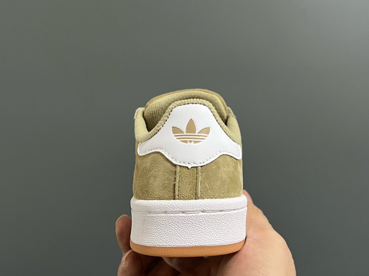 图片[8]-原单版 阿迪CAMPUS大小童儿童面包鞋 尺码：22-35码 经典CAMPUS面包鞋🆕 优质反毛皮，质感高级 大小童区分🆚，匠心打造❤️ 22-27码为魔术贴➕松紧带 28-35码为鞋带扣✔️ 橡胶耐磨防滑大底，脚感超赞👍🏻-选品中心