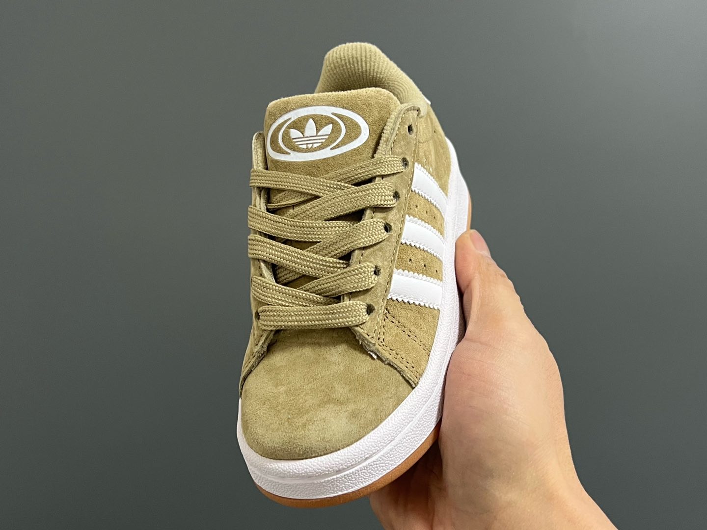 图片[3]-原单版 阿迪CAMPUS大小童儿童面包鞋 尺码：22-35码 经典CAMPUS面包鞋🆕 优质反毛皮，质感高级 大小童区分🆚，匠心打造❤️ 22-27码为魔术贴➕松紧带 28-35码为鞋带扣✔️ 橡胶耐磨防滑大底，脚感超赞👍🏻-选品中心