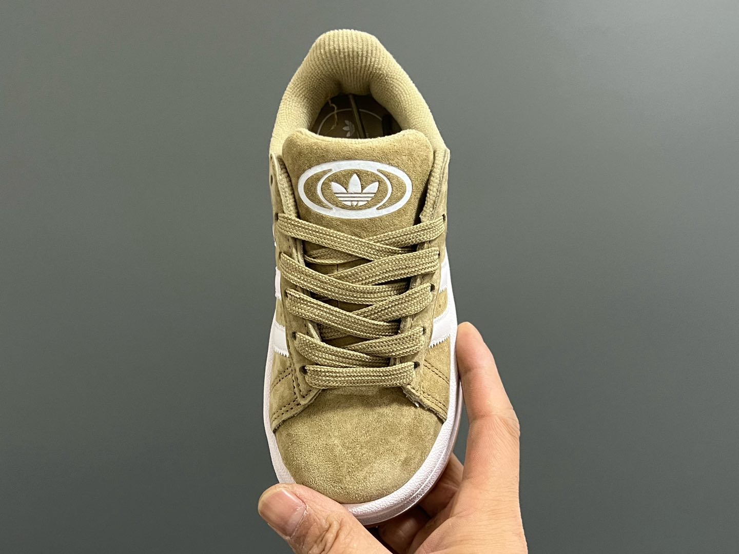 图片[7]-原单版 阿迪CAMPUS大小童儿童面包鞋 尺码：22-35码 经典CAMPUS面包鞋🆕 优质反毛皮，质感高级 大小童区分🆚，匠心打造❤️ 22-27码为魔术贴➕松紧带 28-35码为鞋带扣✔️ 橡胶耐磨防滑大底，脚感超赞👍🏻-选品中心