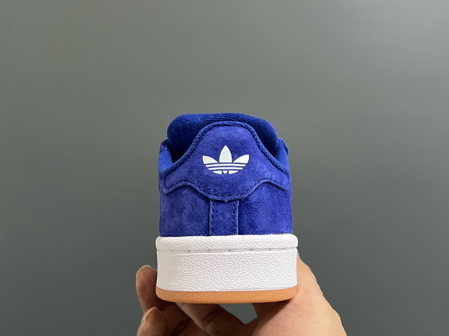 图片[6]-原单版 阿迪CAMPUS大小童儿童面包鞋 尺码：22-35码 经典CAMPUS面包鞋🆕 优质反毛皮，质感高级 大小童区分🆚，匠心打造❤️ 22-27码为魔术贴➕松紧带 28-35码为鞋带扣✔️ 橡胶耐磨防滑大底，脚感超赞👍🏻-选品中心