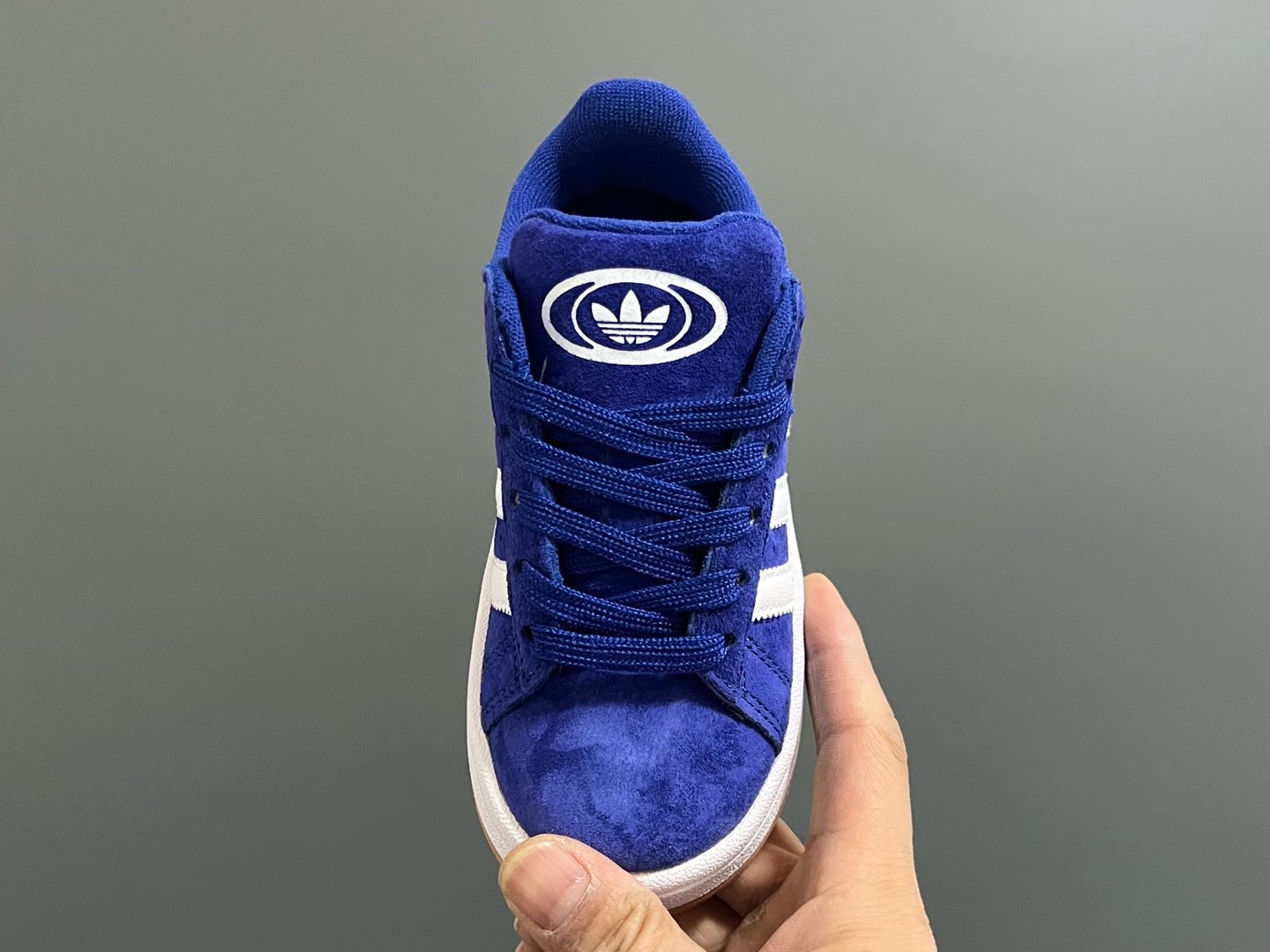 图片[7]-原单版 阿迪CAMPUS大小童儿童面包鞋 尺码：22-35码 经典CAMPUS面包鞋🆕 优质反毛皮，质感高级 大小童区分🆚，匠心打造❤️ 22-27码为魔术贴➕松紧带 28-35码为鞋带扣✔️ 橡胶耐磨防滑大底，脚感超赞👍🏻-选品中心