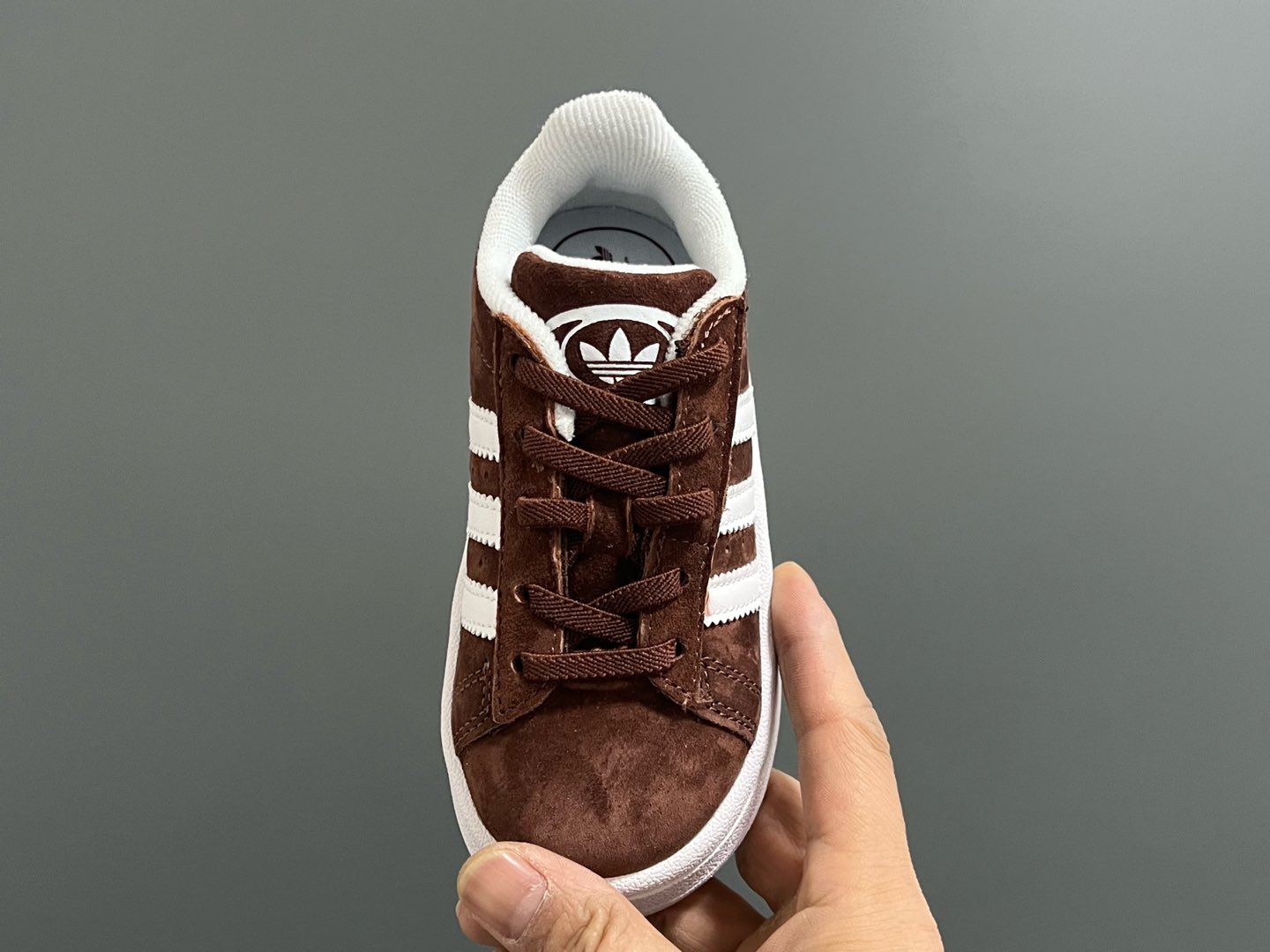 图片[8]-原单版 阿迪CAMPUS大小童儿童面包鞋 尺码：22-35码 经典CAMPUS面包鞋🆕 优质反毛皮，质感高级 大小童区分🆚，匠心打造❤️ 22-27码为魔术贴➕松紧带 28-35码为鞋带扣✔️ 橡胶耐磨防滑大底，脚感超赞👍🏻-选品中心