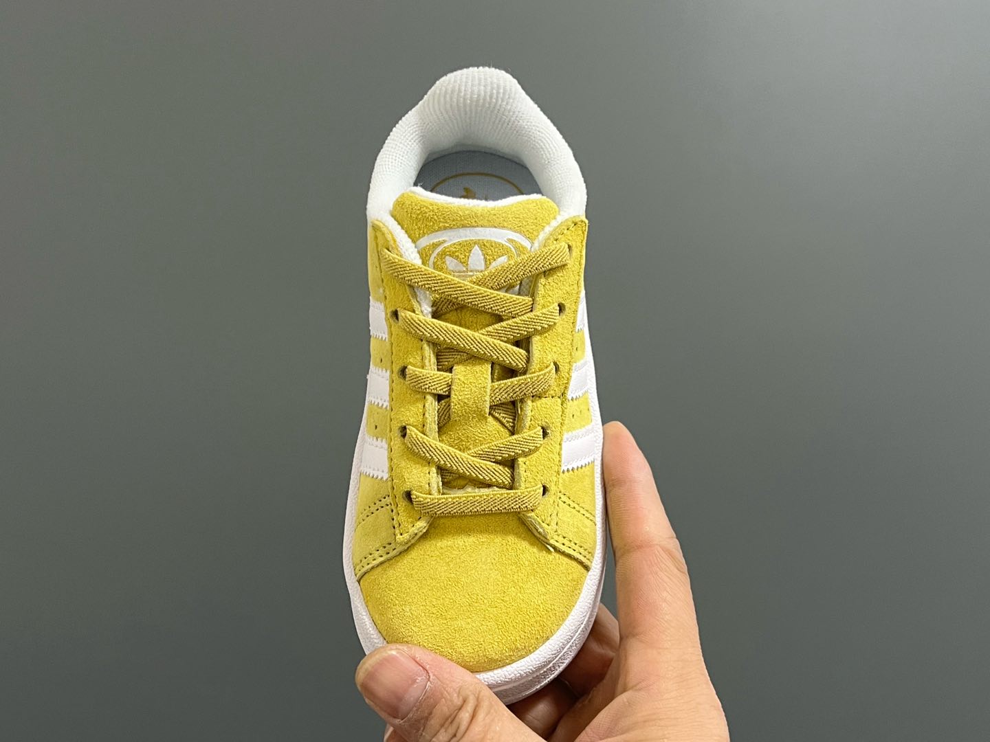 图片[8]-原单版 阿迪CAMPUS大小童儿童面包鞋 尺码：22-35码 经典CAMPUS面包鞋🆕 优质反毛皮，质感高级 大小童区分🆚，匠心打造❤️ 22-27码为魔术贴➕松紧带 28-35码为鞋带扣✔️ 橡胶耐磨防滑大底，脚感超赞👍🏻-选品中心