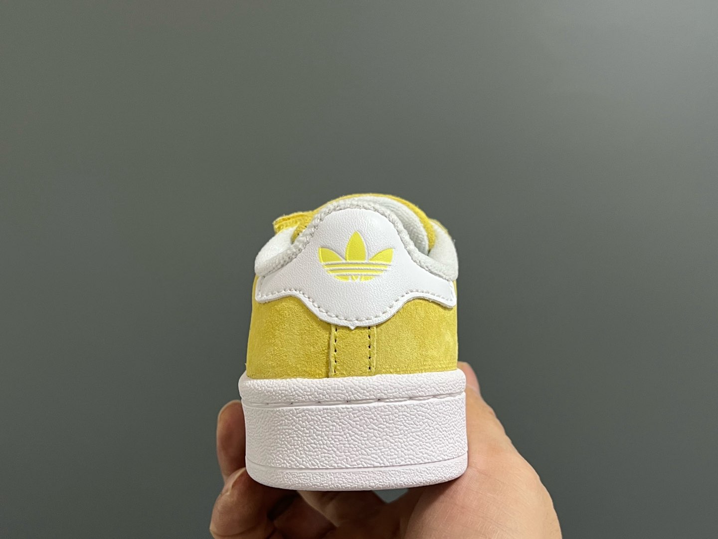 图片[7]-原单版 阿迪CAMPUS大小童儿童面包鞋 尺码：22-35码 经典CAMPUS面包鞋🆕 优质反毛皮，质感高级 大小童区分🆚，匠心打造❤️ 22-27码为魔术贴➕松紧带 28-35码为鞋带扣✔️ 橡胶耐磨防滑大底，脚感超赞👍🏻-选品中心