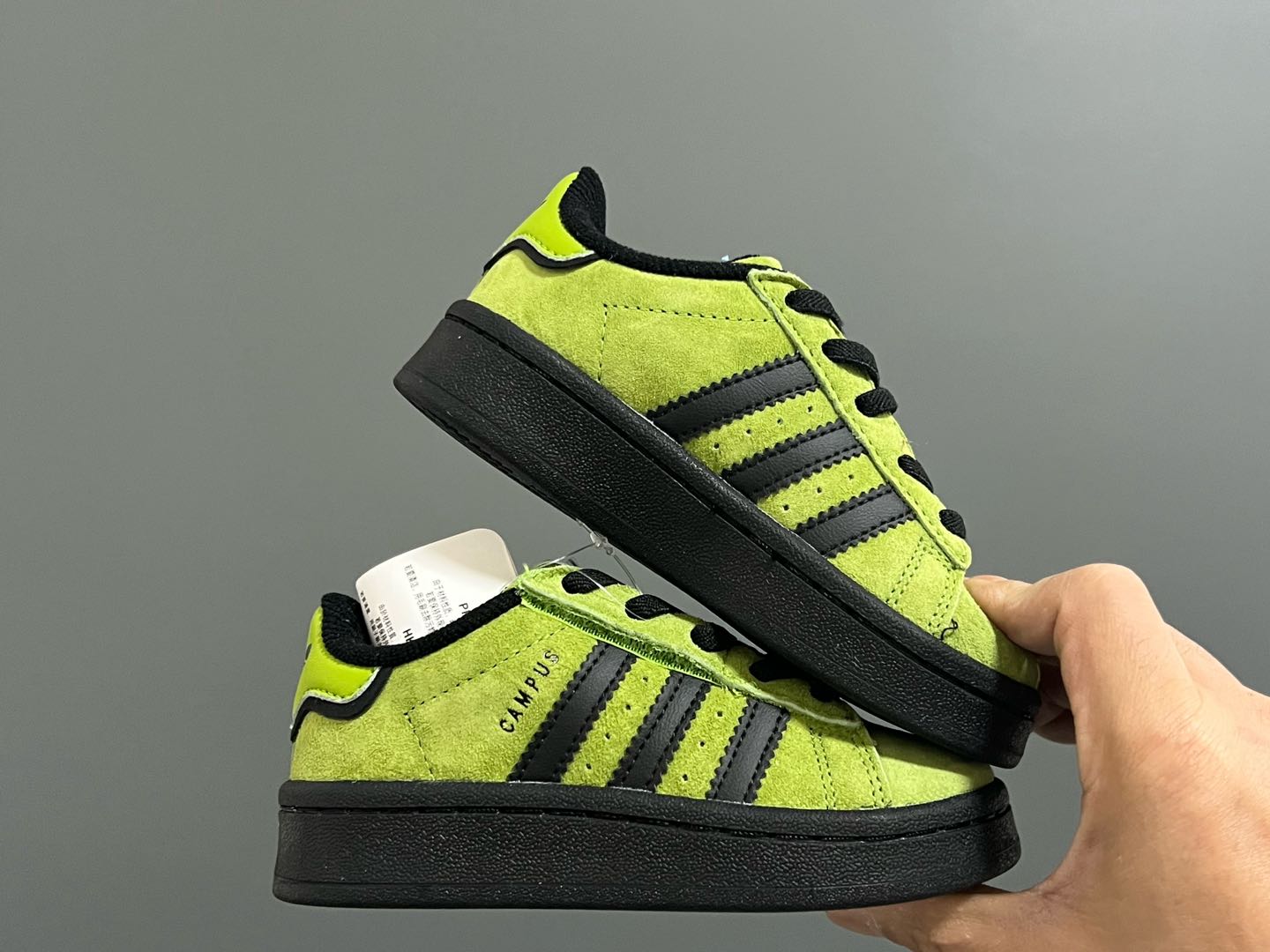 图片[9]-原单版 阿迪CAMPUS大小童儿童面包鞋 尺码：22-35码 经典CAMPUS面包鞋🆕 优质反毛皮，质感高级 大小童区分🆚，匠心打造❤️ 22-27码为魔术贴➕松紧带 28-35码为鞋带扣✔️ 橡胶耐磨防滑大底，脚感超赞👍🏻-选品中心