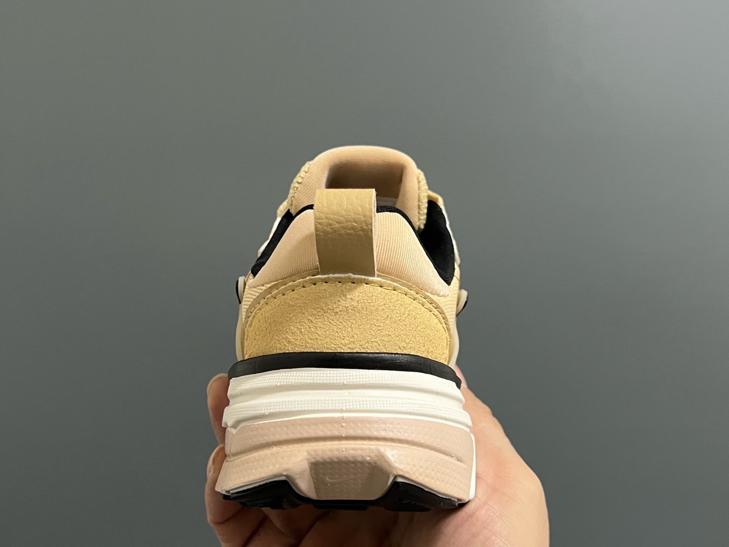 图片[7]-新工厂 NK V2K鞋带扣儿童老爹鞋26-35码 经典V2K老爹款式🆕 优质皮料拼接，质感满满‼️ 橡胶耐磨防滑大底，脚感超赞👍🏻 鞋带扣设计，穿脱超方便✌🏻-选品中心