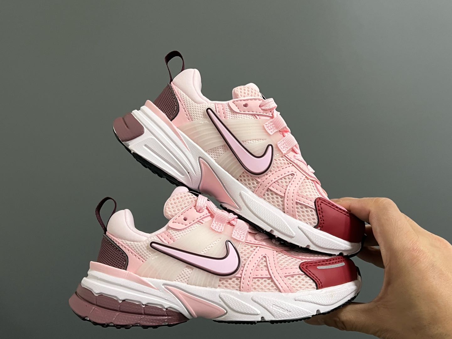 图片[9]-NK 新款V2K鞋带扣儿童老爹鞋 尺码：26-35码 经典V2K老爹款式🆕 上脚超酷🆒 优质皮料拼接，质感满满‼️ 橡胶耐磨防滑大底，脚感超赞👍🏻 鞋带扣设计，穿脱超方便✌🏻-选品中心