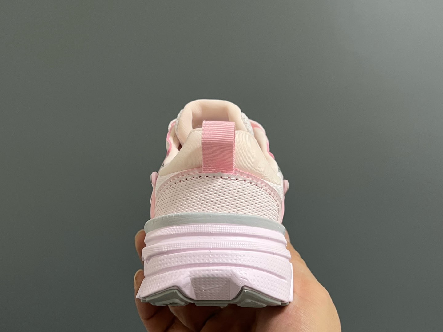 图片[6]-新工厂 NK V2K鞋带扣儿童老爹鞋26-35码 经典V2K老爹款式🆕 优质皮料拼接，质感满满‼️ 橡胶耐磨防滑大底，脚感超赞👍🏻 鞋带扣设计，穿脱超方便✌🏻-选品中心