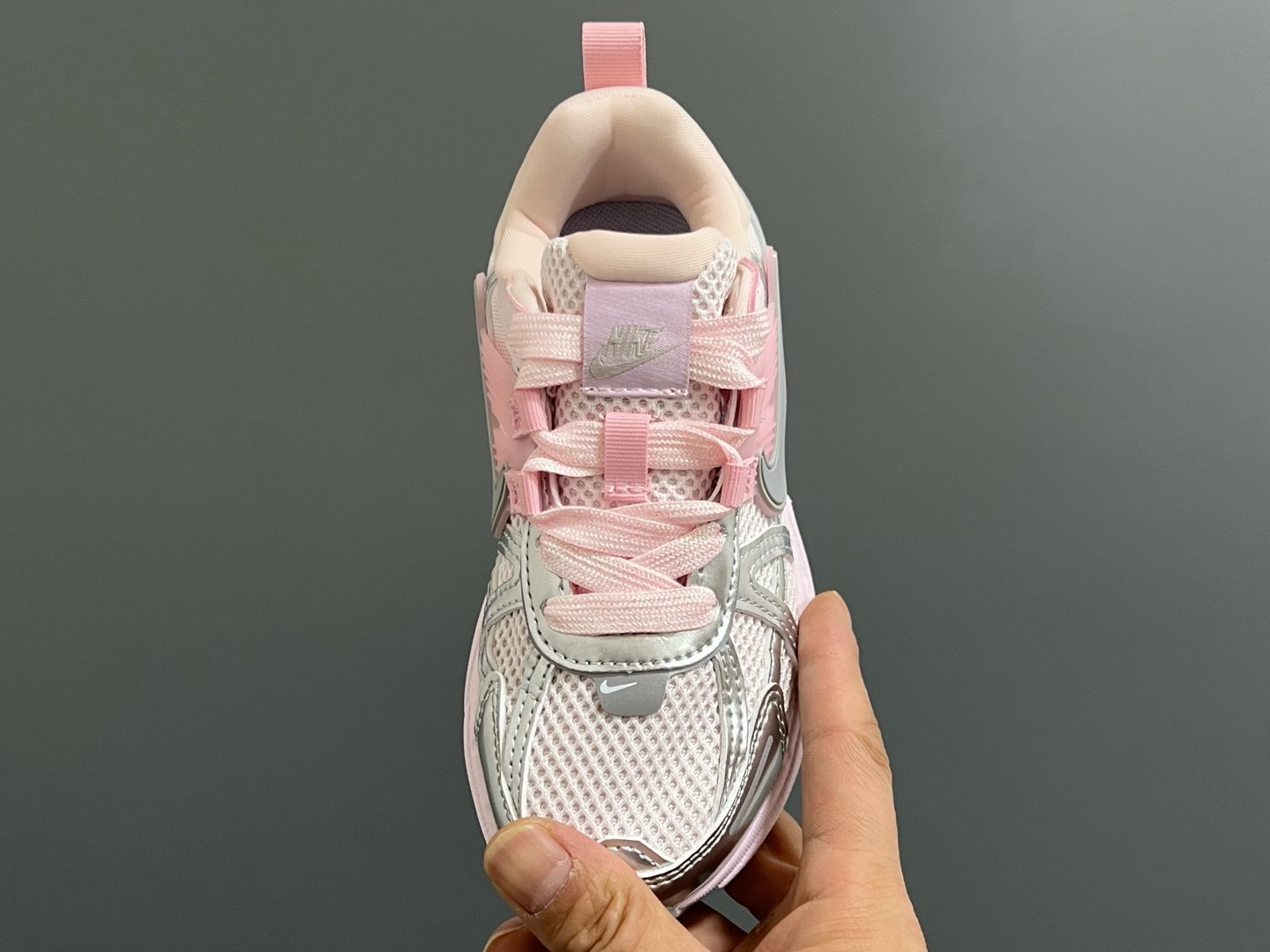 图片[8]-新工厂 NK V2K鞋带扣儿童老爹鞋26-35码 经典V2K老爹款式🆕 优质皮料拼接，质感满满‼️ 橡胶耐磨防滑大底，脚感超赞👍🏻 鞋带扣设计，穿脱超方便✌🏻-选品中心