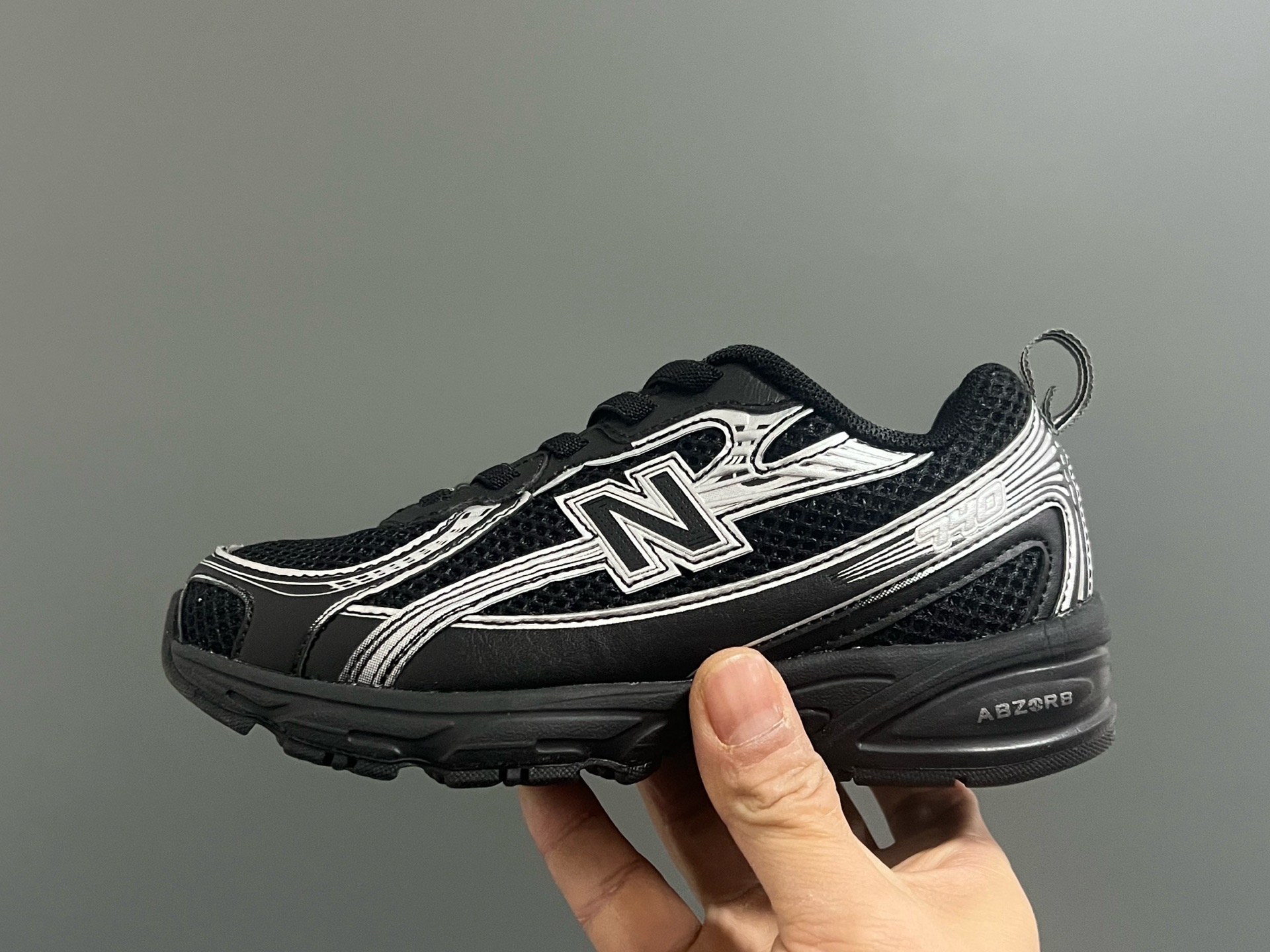 图片[4]-代 牛B新款740松紧带儿童运动鞋 尺码：26-37码 经典NB740老爹款🆕 优质网面皮料拼接，质感满满💯 松紧带设计，穿脱超方便✌🏻-选品中心