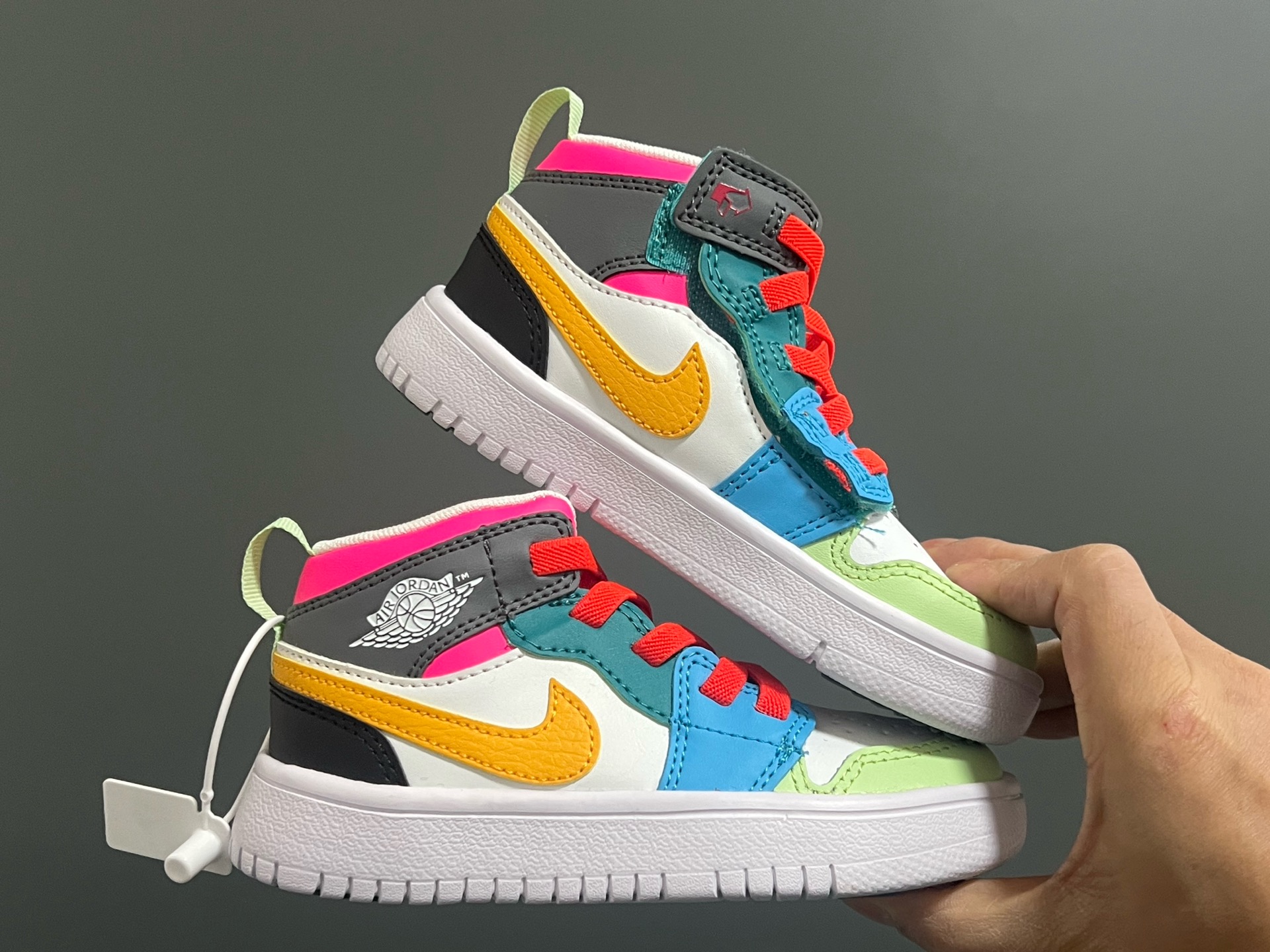 图片[9]-乔一新配色中帮魔术贴松紧带儿童运动鞋 尺码：24-37码 经典乔一中帮🆕 新配色超百搭🆒 优质皮料拼接，质感满分💯 魔术贴➕松紧带设计，穿脱方便✌🏻-选品中心