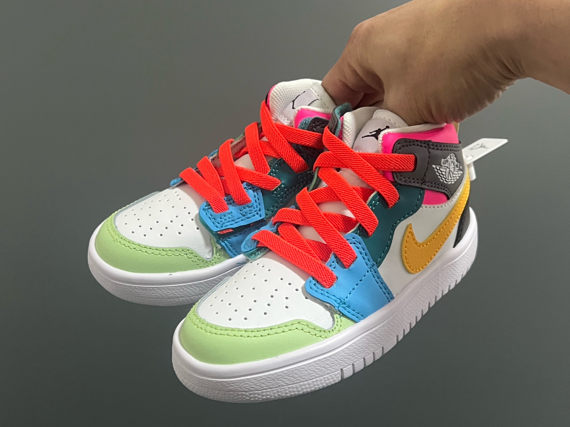 图片[2]-乔一新配色中帮魔术贴松紧带儿童运动鞋 尺码：24-37码 经典乔一中帮🆕 新配色超百搭🆒 优质皮料拼接，质感满分💯 魔术贴➕松紧带设计，穿脱方便✌🏻-选品中心