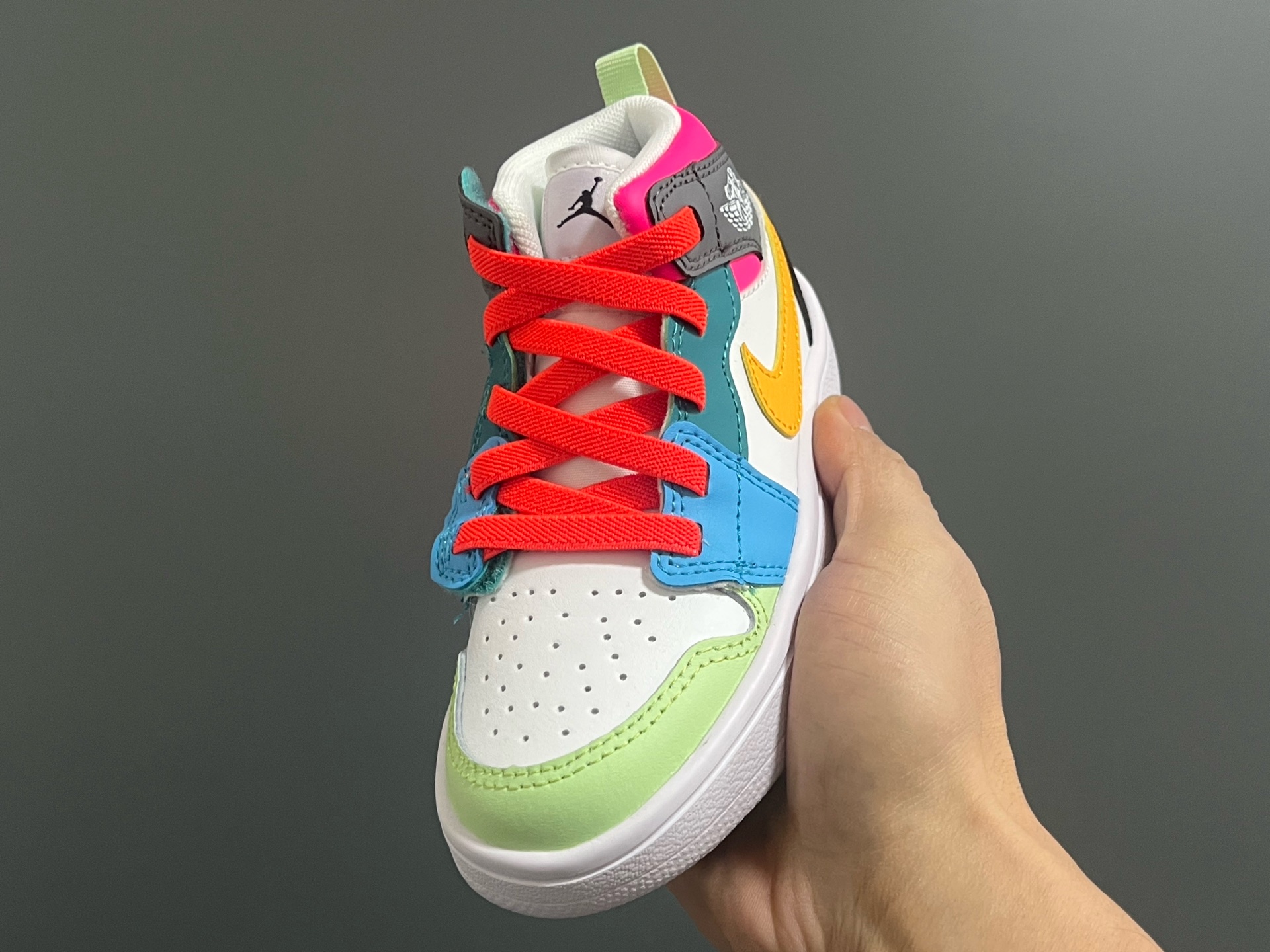 图片[3]-乔一新配色中帮魔术贴松紧带儿童运动鞋 尺码：24-37码 经典乔一中帮🆕 新配色超百搭🆒 优质皮料拼接，质感满分💯 魔术贴➕松紧带设计，穿脱方便✌🏻-选品中心