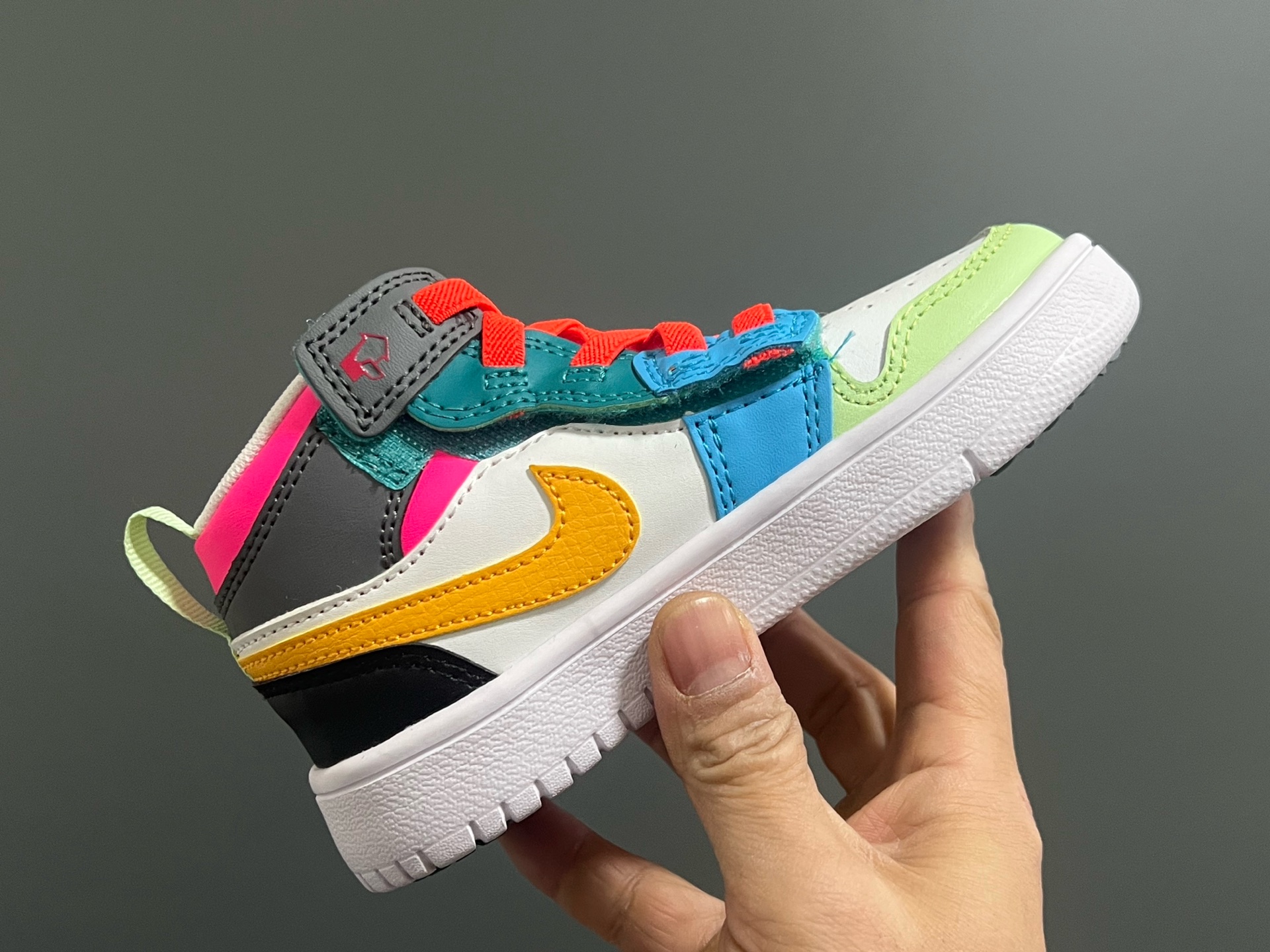 图片[8]-乔一新配色中帮魔术贴松紧带儿童运动鞋 尺码：24-37码 经典乔一中帮🆕 新配色超百搭🆒 优质皮料拼接，质感满分💯 魔术贴➕松紧带设计，穿脱方便✌🏻-选品中心