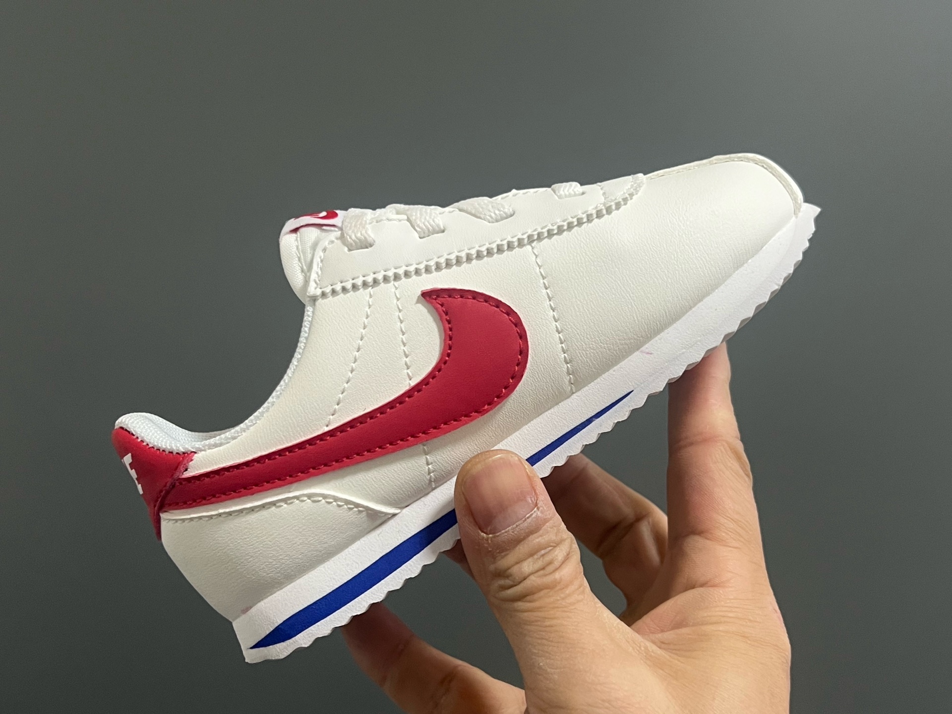 图片[5]-阿甘经典魔术贴大小童儿童运动鞋 尺码：22-37码 经典阿甘子弹头系列🆕 优质皮料，质感满满💯 大小童匠心打造❤️ 魔术贴设计，穿脱超方便✌🏻-选品中心