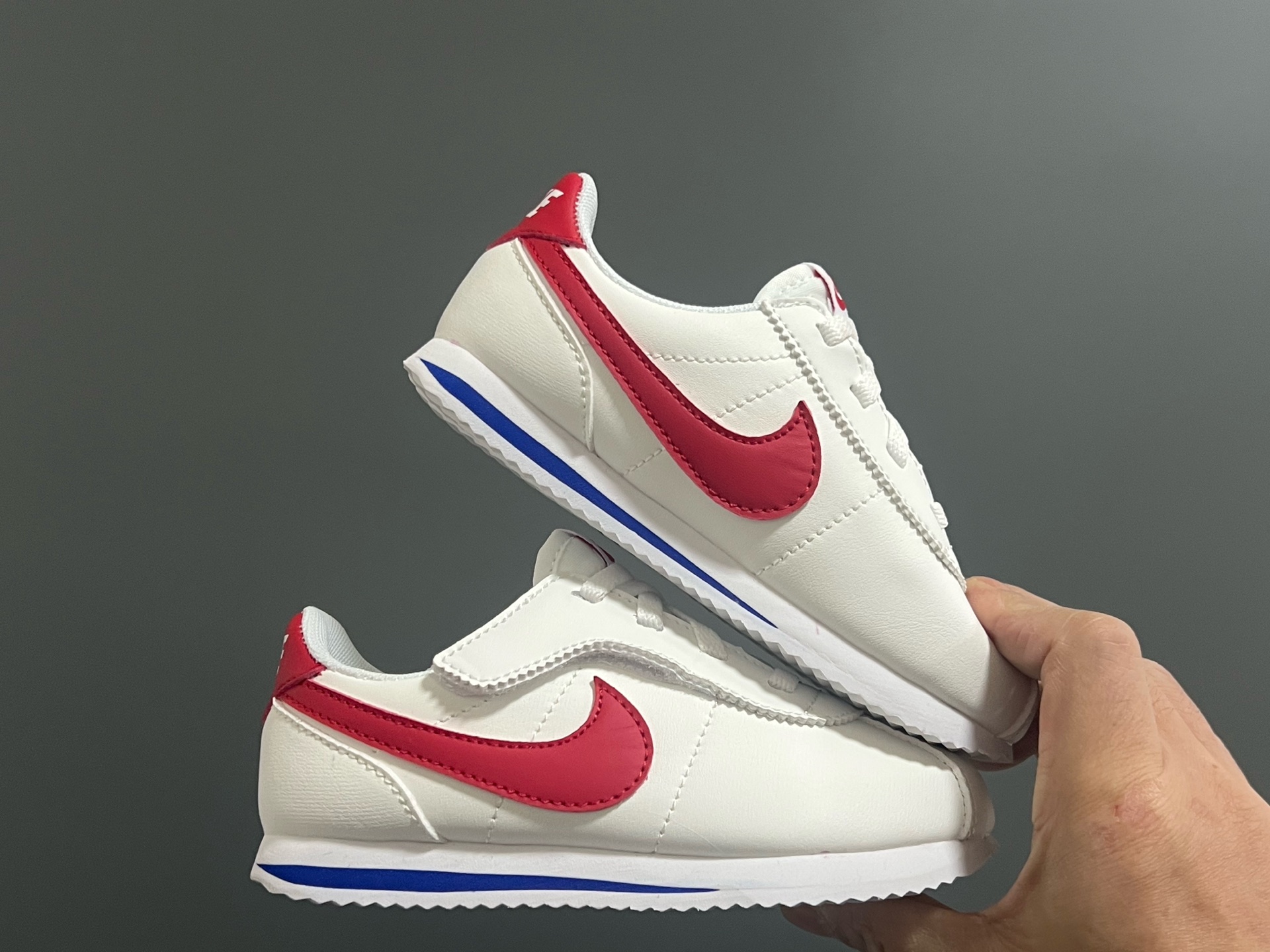 图片[9]-阿甘经典魔术贴大小童儿童运动鞋 尺码：22-37码 经典阿甘子弹头系列🆕 优质皮料，质感满满💯 大小童匠心打造❤️ 魔术贴设计，穿脱超方便✌🏻-选品中心