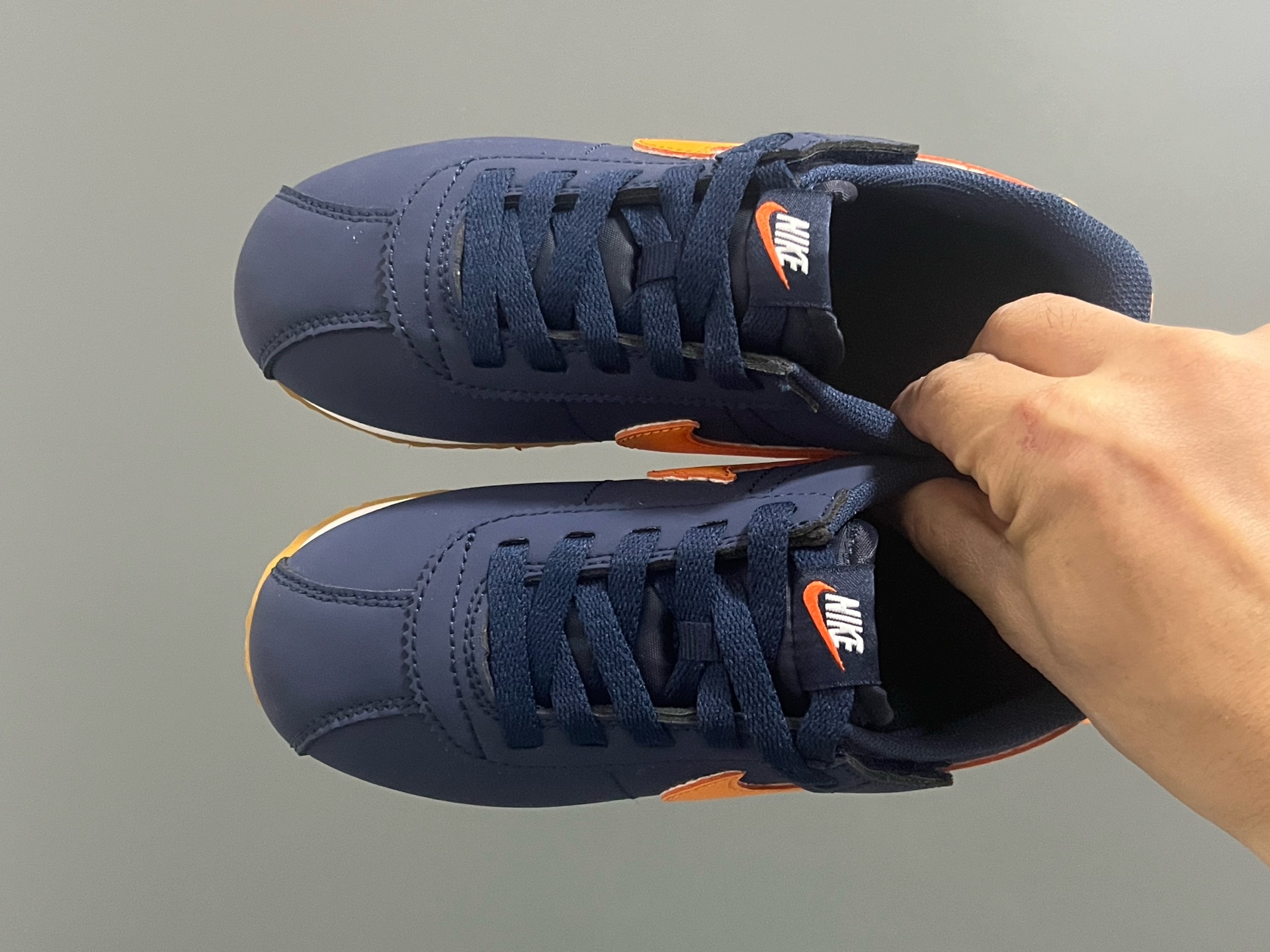 图片[2]-阿甘经典魔术贴大小童儿童运动鞋 尺码：22-37码 经典阿甘子弹头系列🆕 优质皮料，质感满满💯 大小童匠心打造❤️ 魔术贴设计，穿脱超方便✌🏻-选品中心