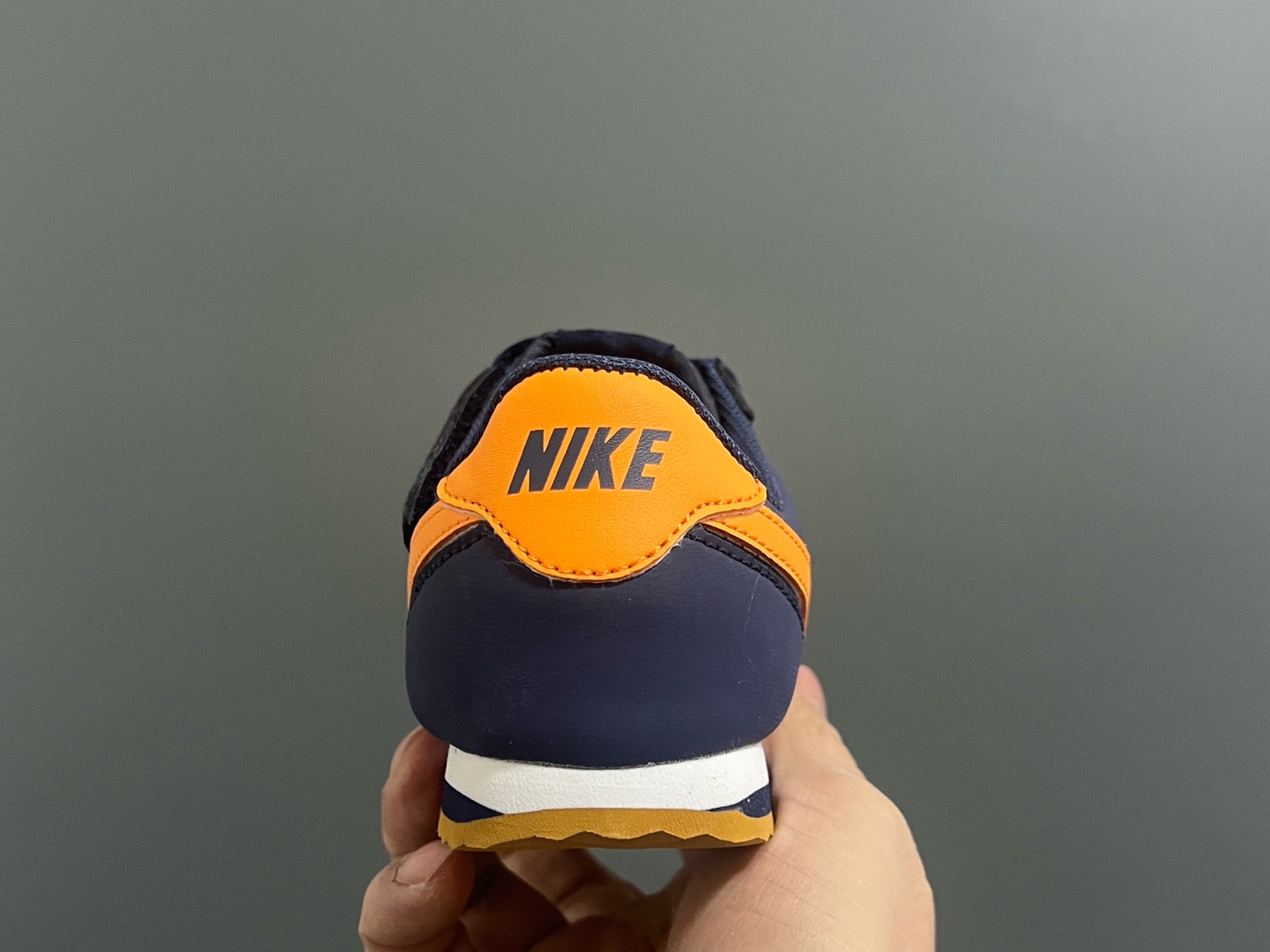 图片[7]-阿甘经典魔术贴大小童儿童运动鞋 尺码：22-37码 经典阿甘子弹头系列🆕 优质皮料，质感满满💯 大小童匠心打造❤️ 魔术贴设计，穿脱超方便✌🏻-选品中心