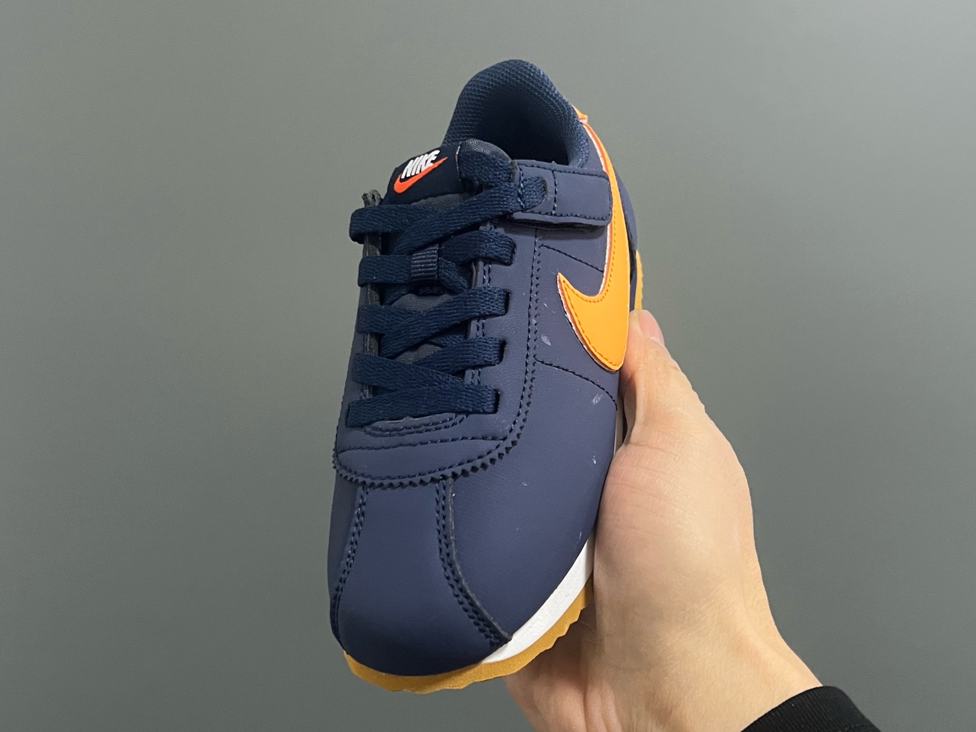 图片[3]-阿甘经典魔术贴大小童儿童运动鞋 尺码：22-37码 经典阿甘子弹头系列🆕 优质皮料，质感满满💯 大小童匠心打造❤️ 魔术贴设计，穿脱超方便✌🏻-选品中心