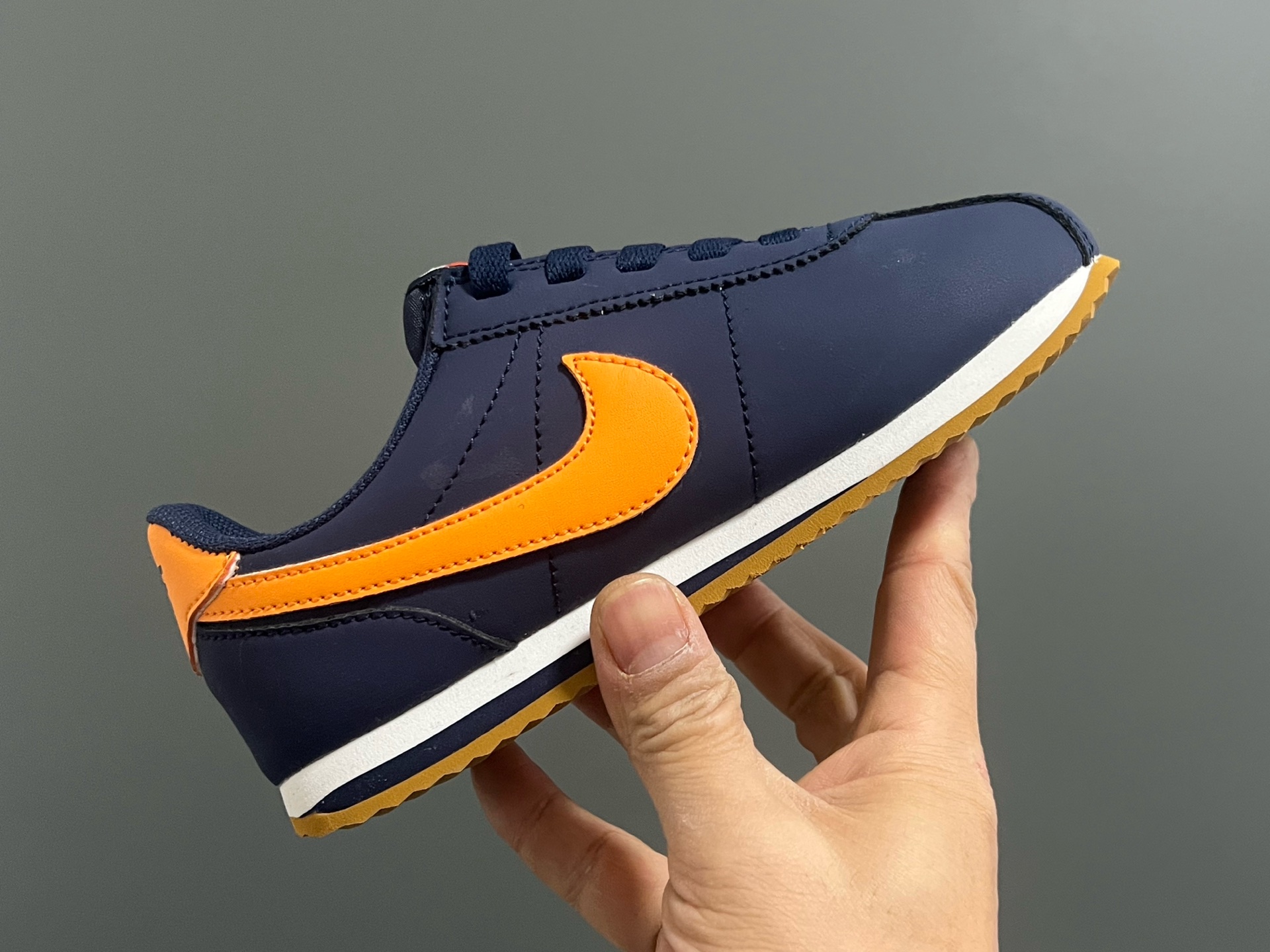 图片[8]-阿甘经典魔术贴大小童儿童运动鞋 尺码：22-37码 经典阿甘子弹头系列🆕 优质皮料，质感满满💯 大小童匠心打造❤️ 魔术贴设计，穿脱超方便✌🏻-选品中心