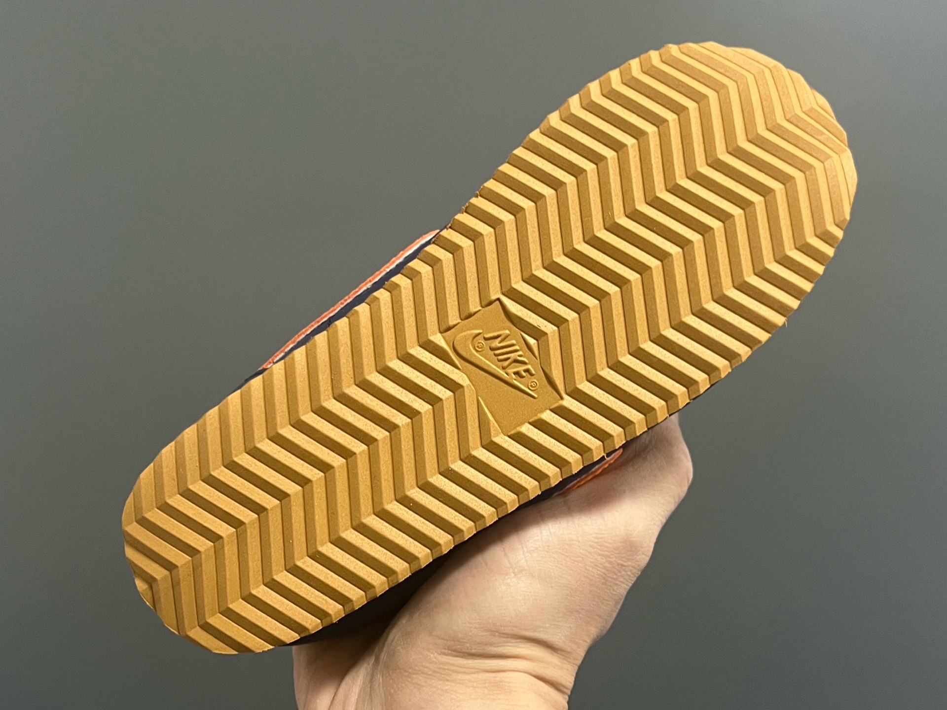 图片[5]-阿甘经典魔术贴大小童儿童运动鞋 尺码：22-37码 经典阿甘子弹头系列🆕 优质皮料，质感满满💯 大小童匠心打造❤️ 魔术贴设计，穿脱超方便✌🏻-选品中心