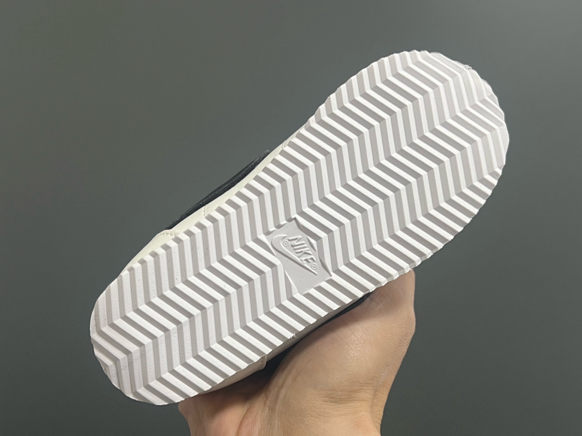 图片[5]-阿甘经典魔术贴大小童儿童运动鞋 尺码：22-37码 经典阿甘子弹头系列🆕 优质皮料，质感满满💯 大小童匠心打造❤️ 魔术贴设计，穿脱超方便✌🏻-选品中心