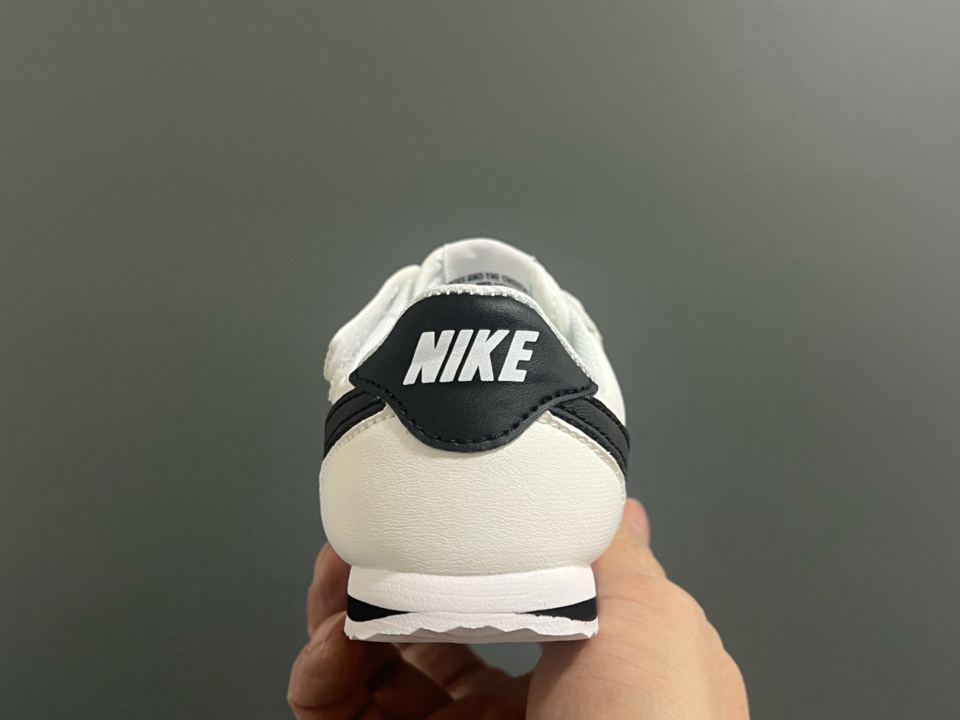 图片[7]-阿甘经典魔术贴大小童儿童运动鞋 尺码：22-37码 经典阿甘子弹头系列🆕 优质皮料，质感满满💯 大小童匠心打造❤️ 魔术贴设计，穿脱超方便✌🏻-选品中心