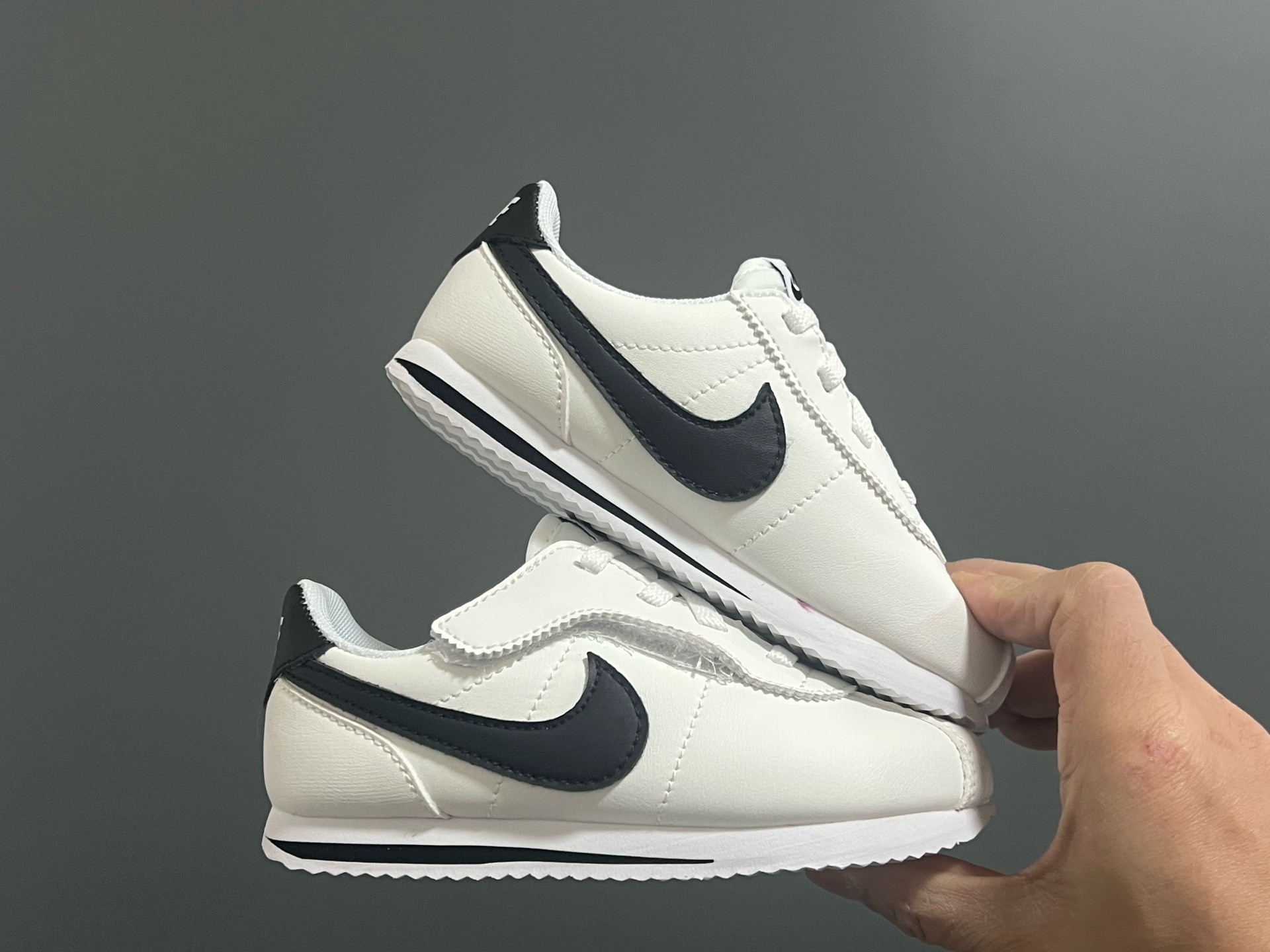 图片[9]-阿甘经典魔术贴大小童儿童运动鞋 尺码：22-37码 经典阿甘子弹头系列🆕 优质皮料，质感满满💯 大小童匠心打造❤️ 魔术贴设计，穿脱超方便✌🏻-选品中心