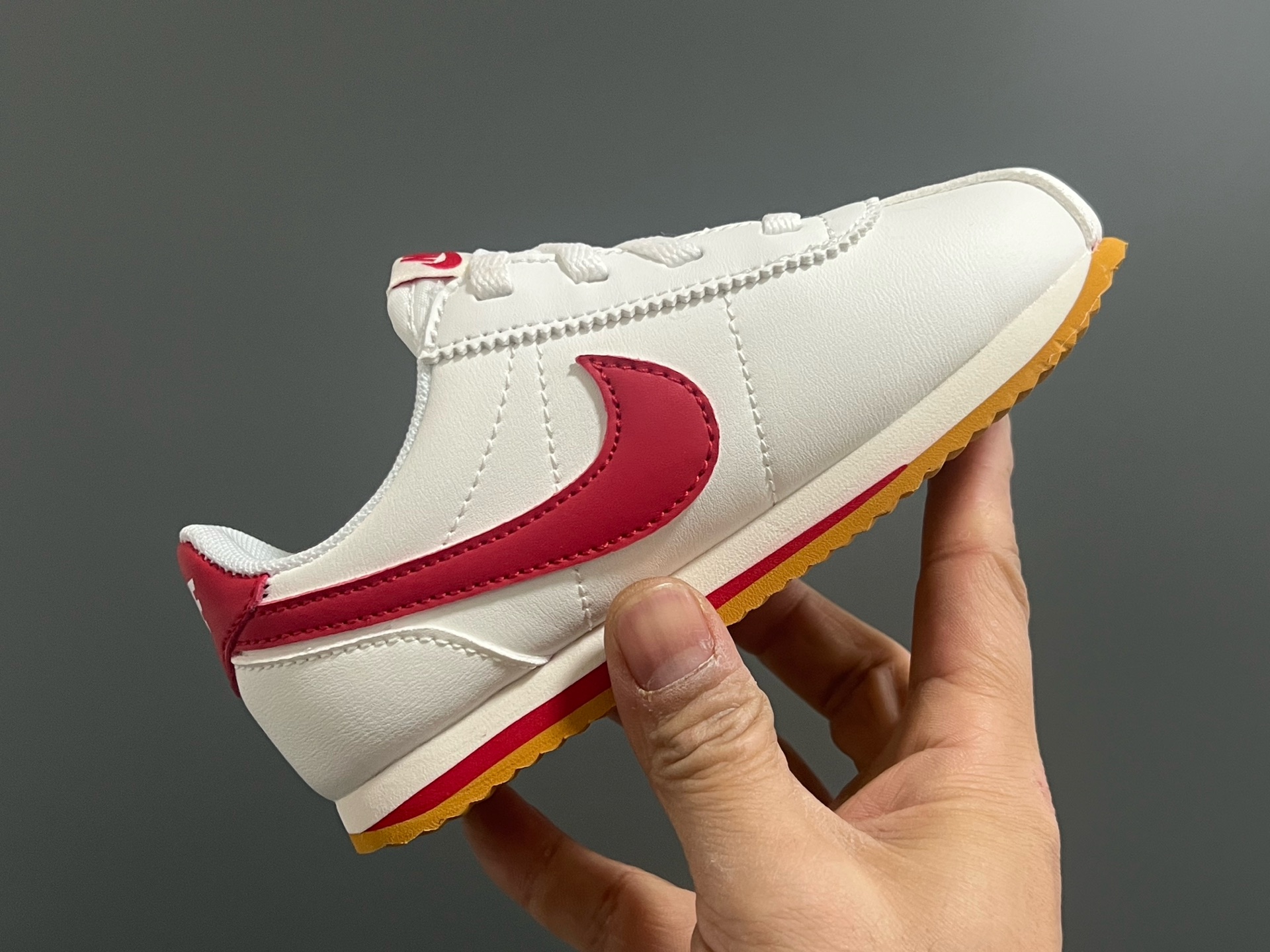 图片[8]-阿甘经典魔术贴大小童儿童运动鞋 尺码：22-37码 经典阿甘子弹头系列🆕 优质皮料，质感满满💯 大小童匠心打造❤️ 魔术贴设计，穿脱超方便✌🏻-选品中心