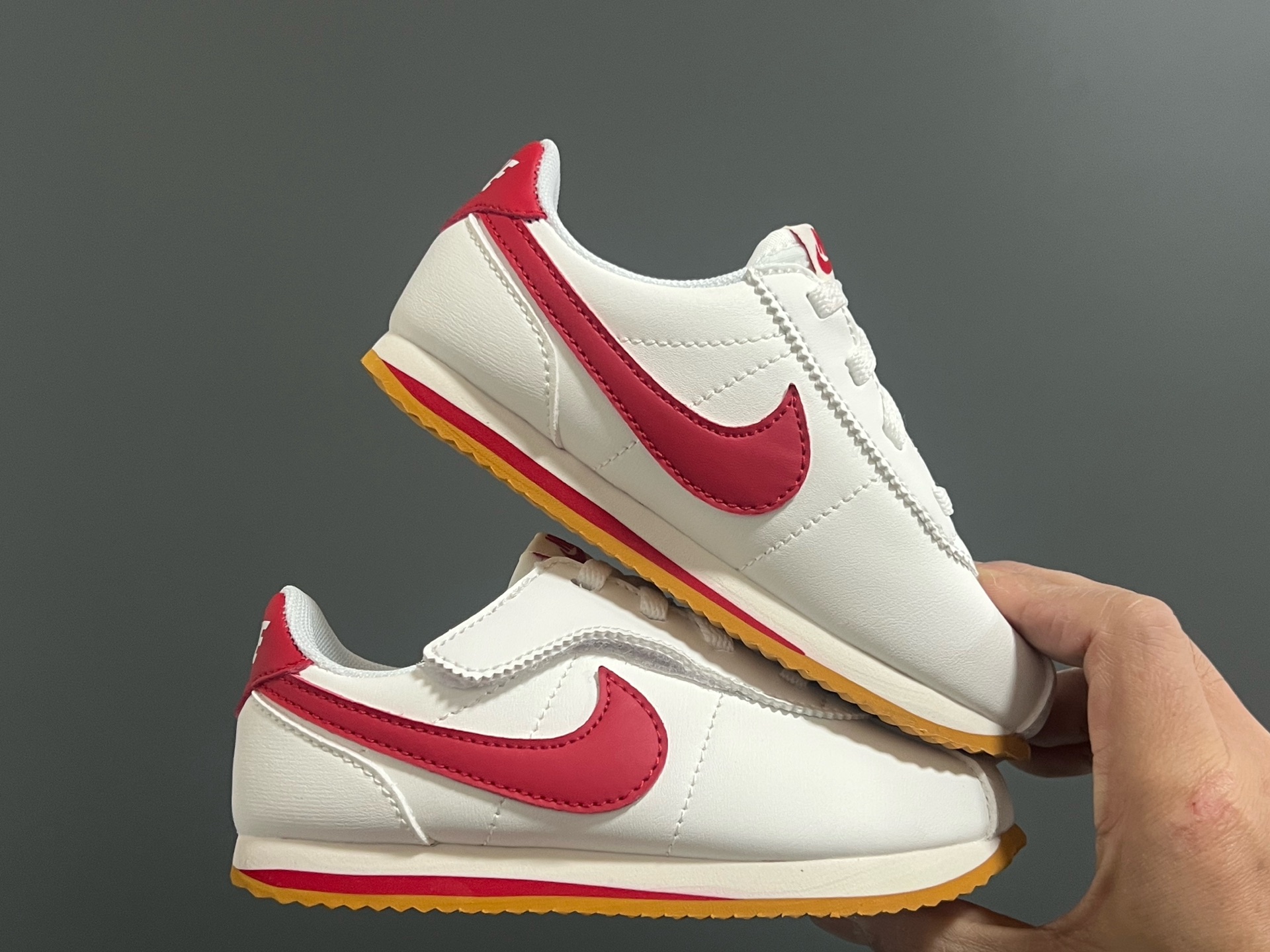 图片[9]-阿甘经典魔术贴大小童儿童运动鞋 尺码：22-37码 经典阿甘子弹头系列🆕 优质皮料，质感满满💯 大小童匠心打造❤️ 魔术贴设计，穿脱超方便✌🏻-选品中心