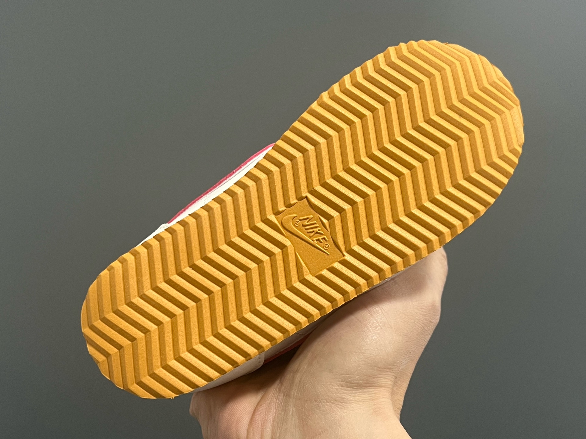 图片[5]-阿甘经典魔术贴大小童儿童运动鞋 尺码：22-37码 经典阿甘子弹头系列🆕 优质皮料，质感满满💯 大小童匠心打造❤️ 魔术贴设计，穿脱超方便✌🏻-选品中心