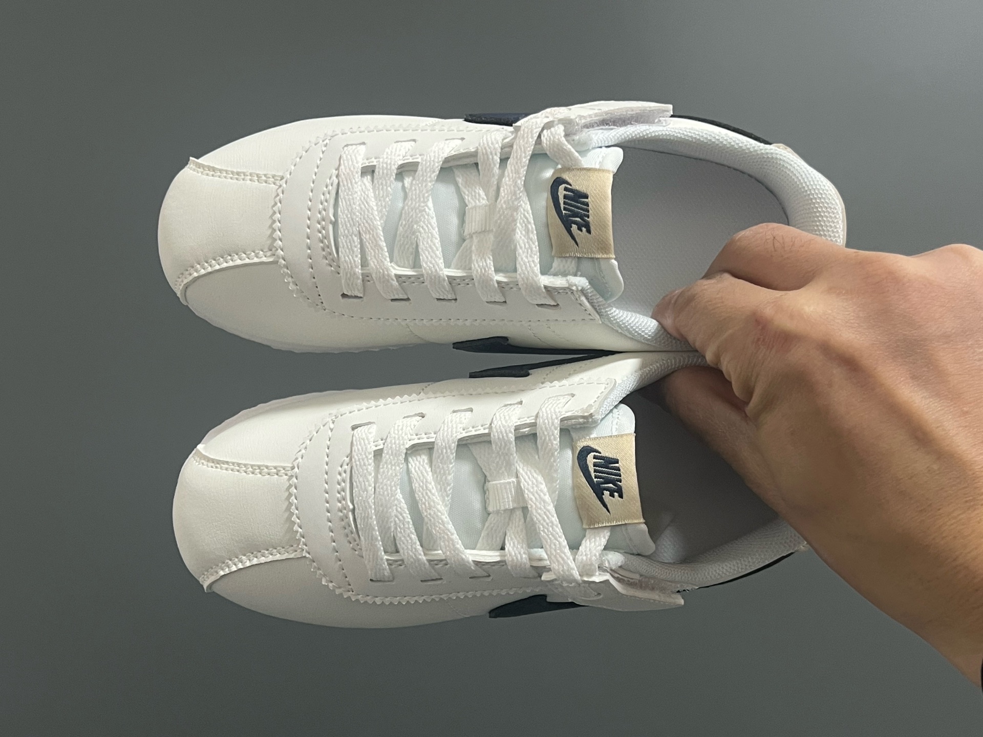 新款阿甘松紧带魔术贴大小童儿童运动鞋22-37码 优质皮料，质感满满💯 大小童匠心打造❤️ 魔术贴设计，穿脱超方便✌🏻-选品中心