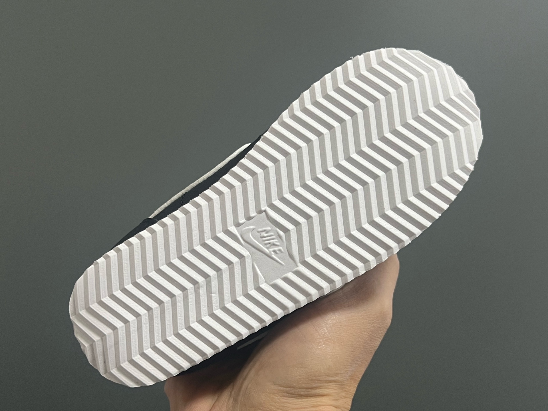 图片[5]-阿甘经典魔术贴大小童儿童运动鞋 尺码：22-37码 经典阿甘子弹头系列🆕 优质皮料，质感满满💯 大小童匠心打造❤️ 魔术贴设计，穿脱超方便✌🏻-选品中心