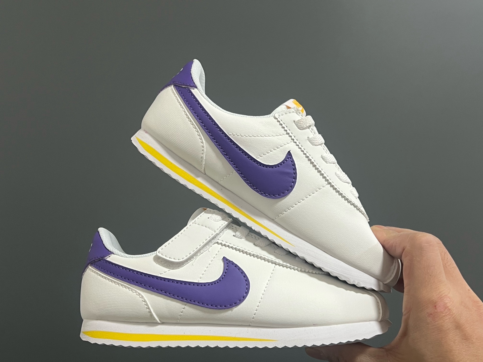 图片[9]-阿甘经典魔术贴大小童儿童运动鞋 尺码：22-37码 经典阿甘子弹头系列🆕 优质皮料，质感满满💯 大小童匠心打造❤️ 魔术贴设计，穿脱超方便✌🏻-选品中心