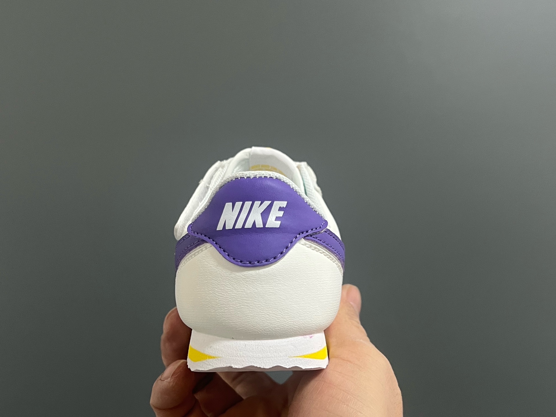 图片[7]-阿甘经典魔术贴大小童儿童运动鞋 尺码：22-37码 经典阿甘子弹头系列🆕 优质皮料，质感满满💯 大小童匠心打造❤️ 魔术贴设计，穿脱超方便✌🏻-选品中心