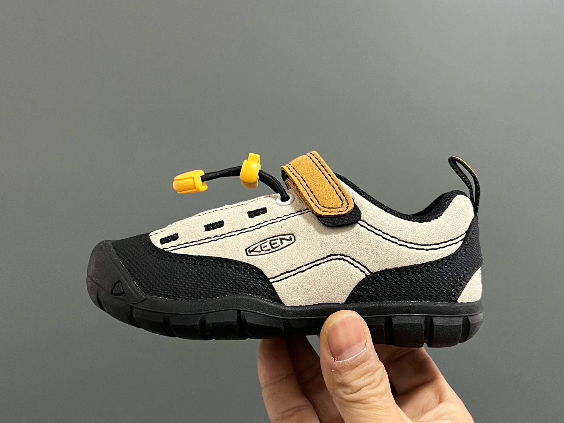 图片[4]-KEEN 新配色户外儿童登山鞋 尺码：24-37码 祖国版YYDS‼️ 新配色好好看😍 优质麂皮面料，轻微防水💧 魔术贴➕松紧带设计，穿脱方便✔️ 橡胶耐磨防滑大底，脚感超赞👍🏻-选品中心