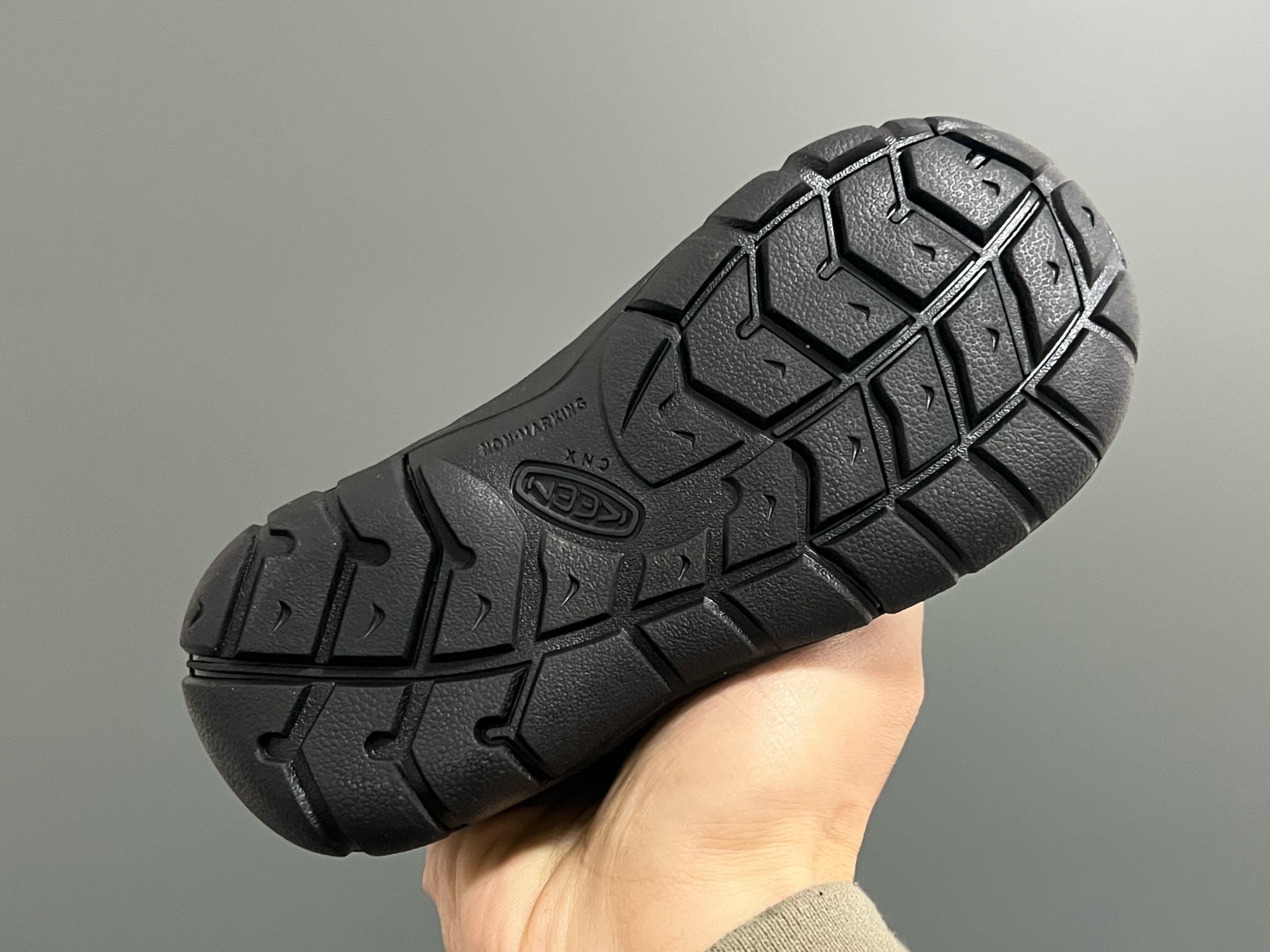 图片[5]-KEEN 新配色户外儿童登山鞋 尺码：24-37码 祖国版YYDS‼️ 新配色好好看😍 优质麂皮面料，轻微防水💧 魔术贴➕松紧带设计，穿脱方便✔️ 橡胶耐磨防滑大底，脚感超赞👍🏻-选品中心