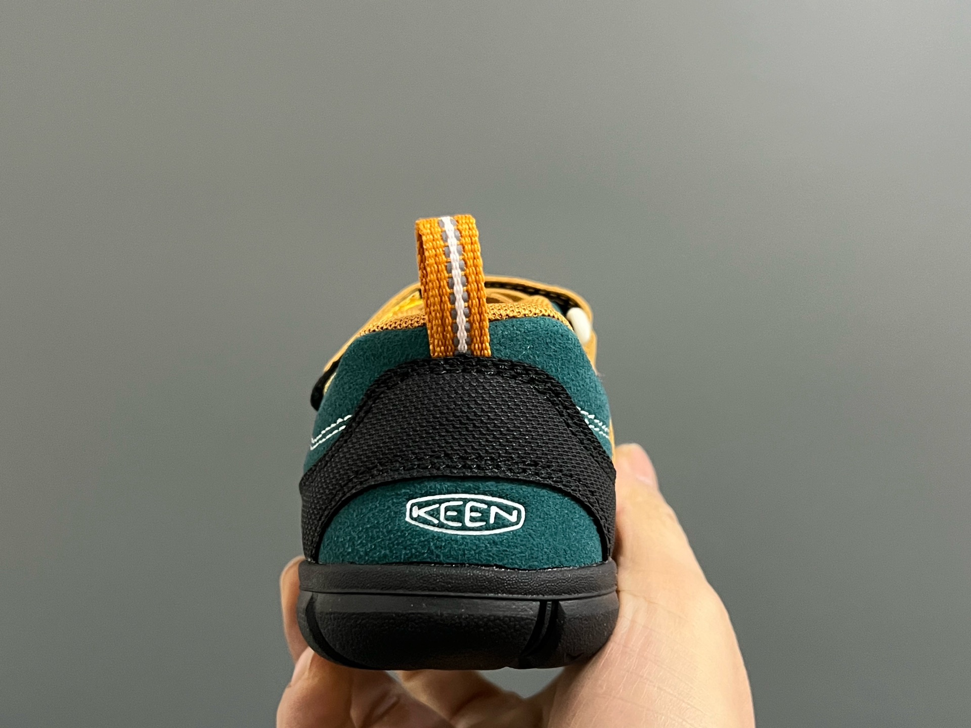 图片[7]-KEEN 新配色户外儿童登山鞋 尺码：24-37码 祖国版YYDS‼️ 新配色好好看😍 优质麂皮面料，轻微防水💧 魔术贴➕松紧带设计，穿脱方便✔️ 橡胶耐磨防滑大底，脚感超赞👍🏻-选品中心