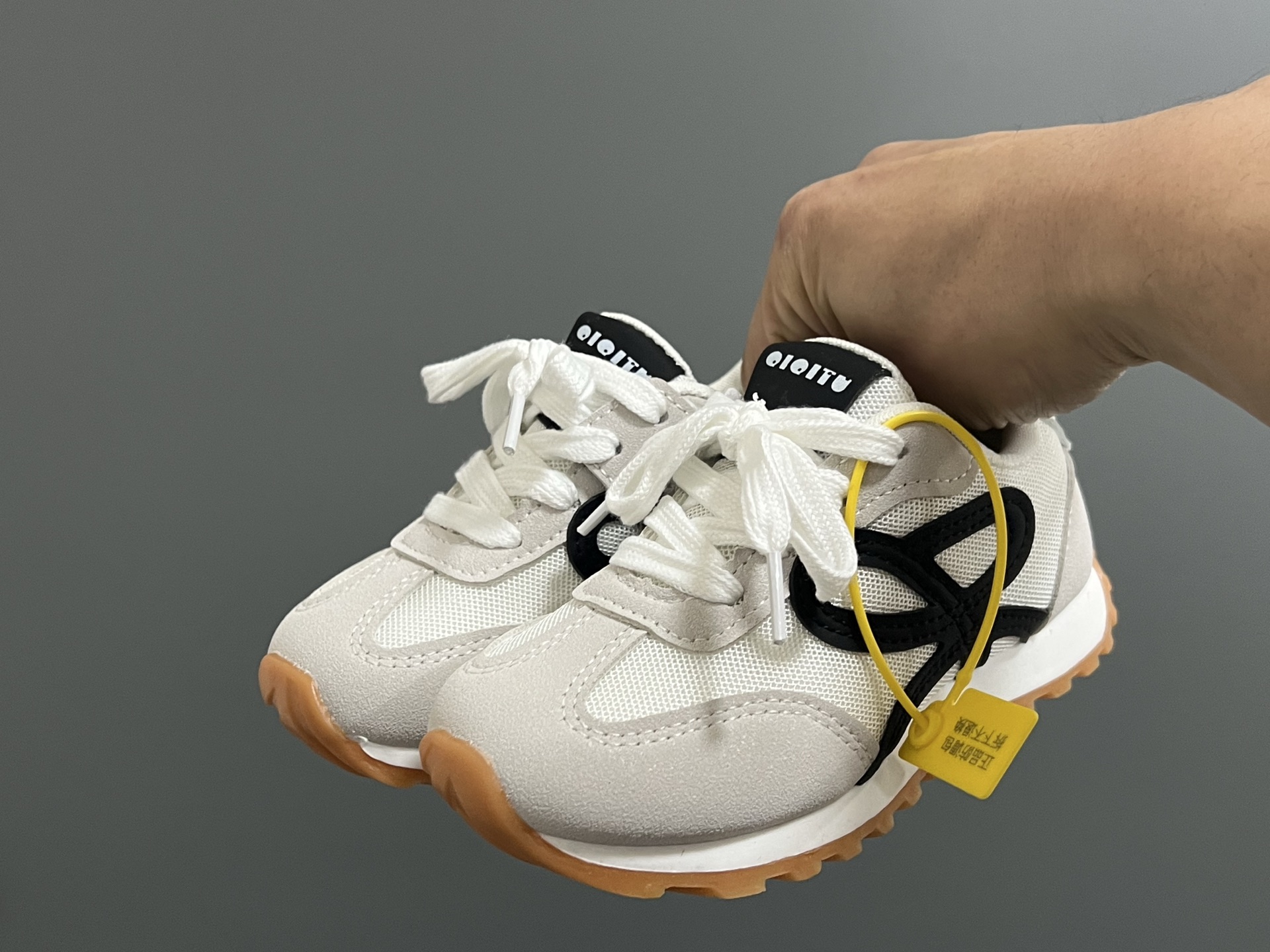 High-quality Leather Sneakers for Kids: Retro Style, Classic, and Stylish! - 图片 2