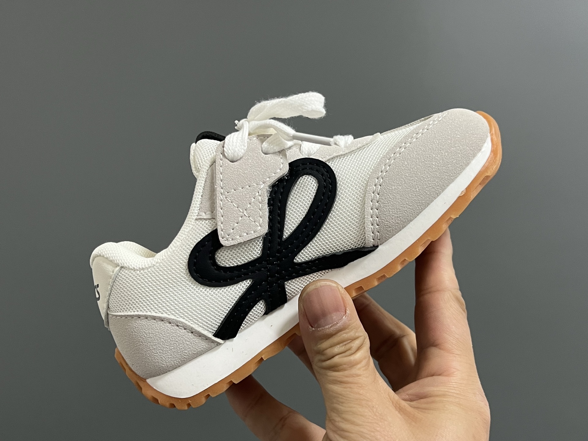 High-quality Leather Sneakers for Kids: Retro Style, Classic, and Stylish! - 图片 6