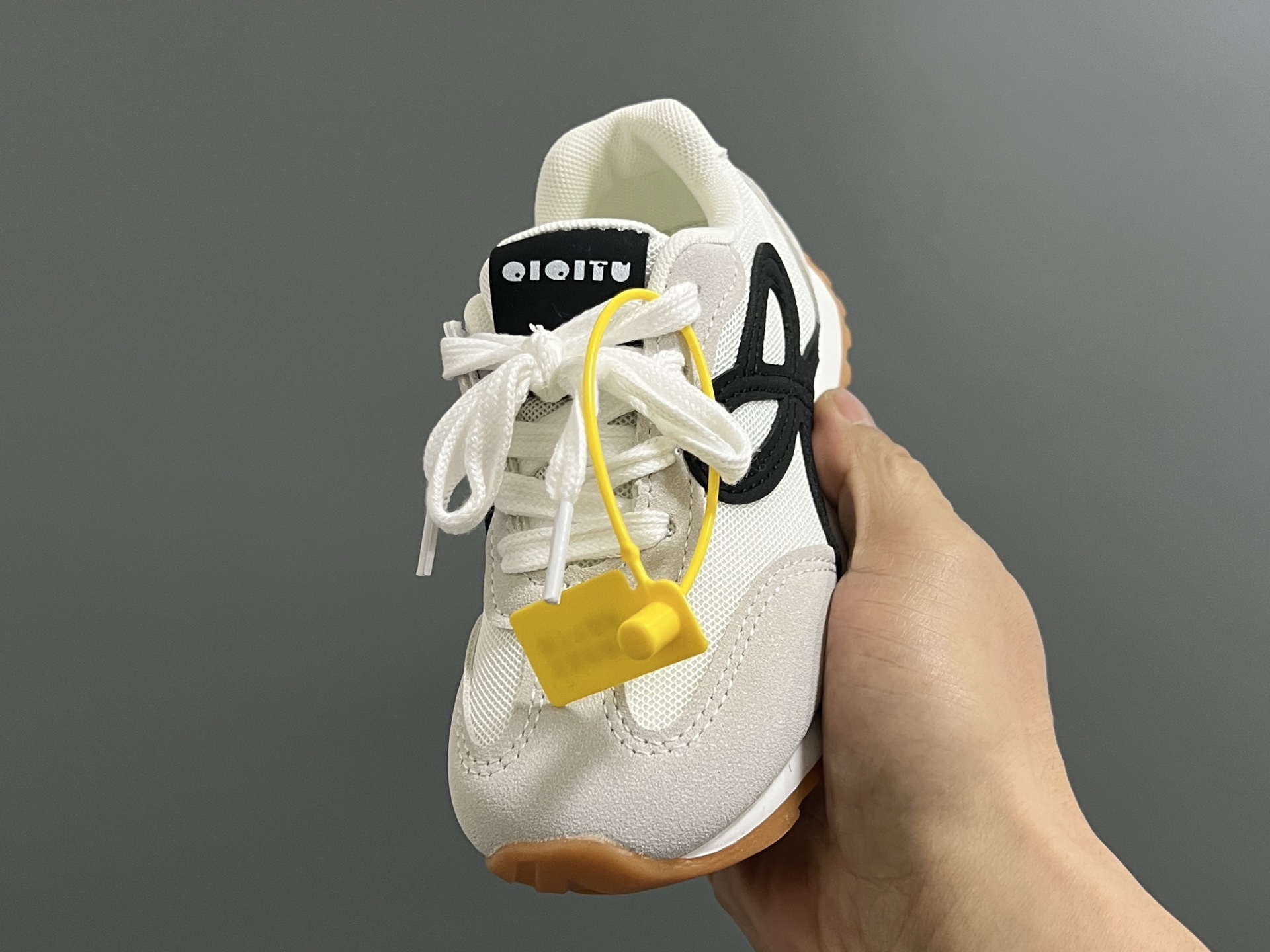 High-quality Leather Sneakers for Kids: Retro Style, Classic, and Stylish! - 图片 3