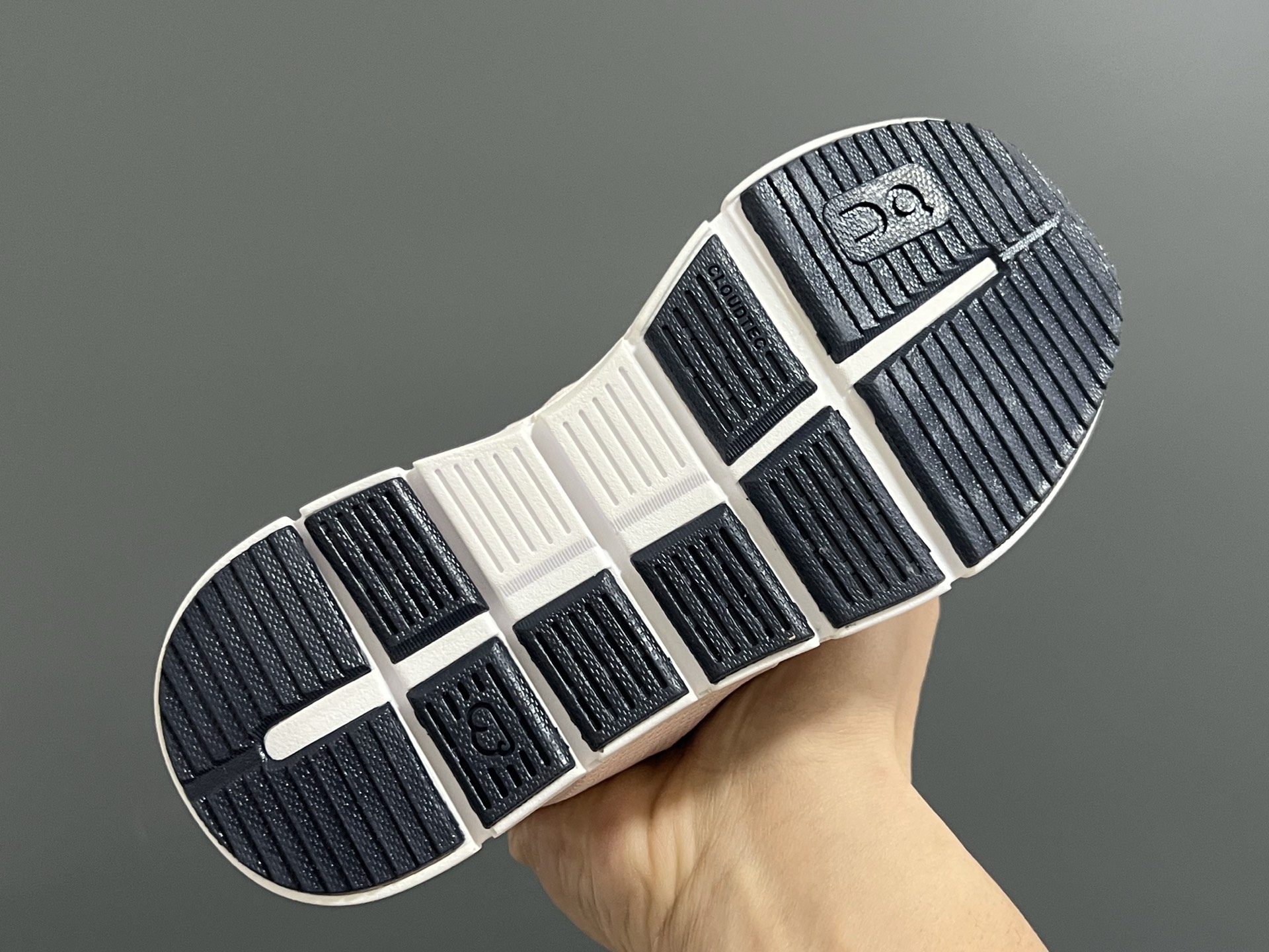 图片[5]-昂跑新款6代松紧带儿童运动鞋26-37码 小众的昂跑品牌🆕穿上就会爱上❤️ 松紧带设计，穿脱超方便✌🏻 透气舒适鞋面，质感满满💯-选品中心