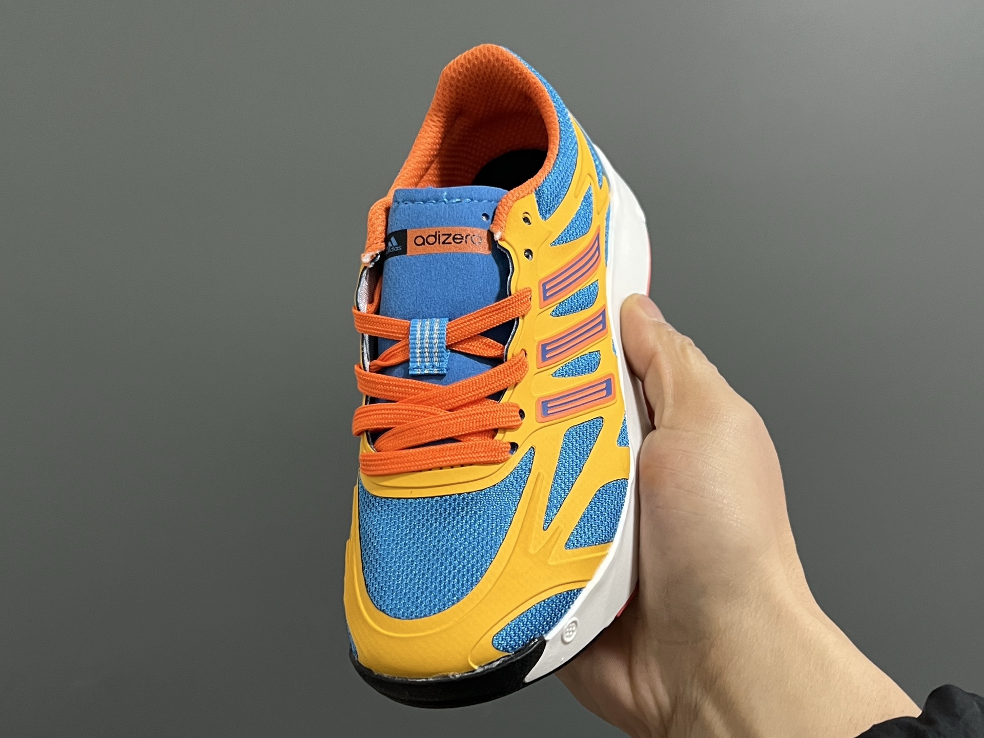 图片[3]-A家新款儿童鞋带扣摇摆运动鞋 尺码：28-35码 阿迪蕞新款摇摆鞋🆕 优质网面拼接☁️ 鞋带扣设计、穿脱便捷✌🏻 软弹后跟，脚感不言而喻✔️-选品中心