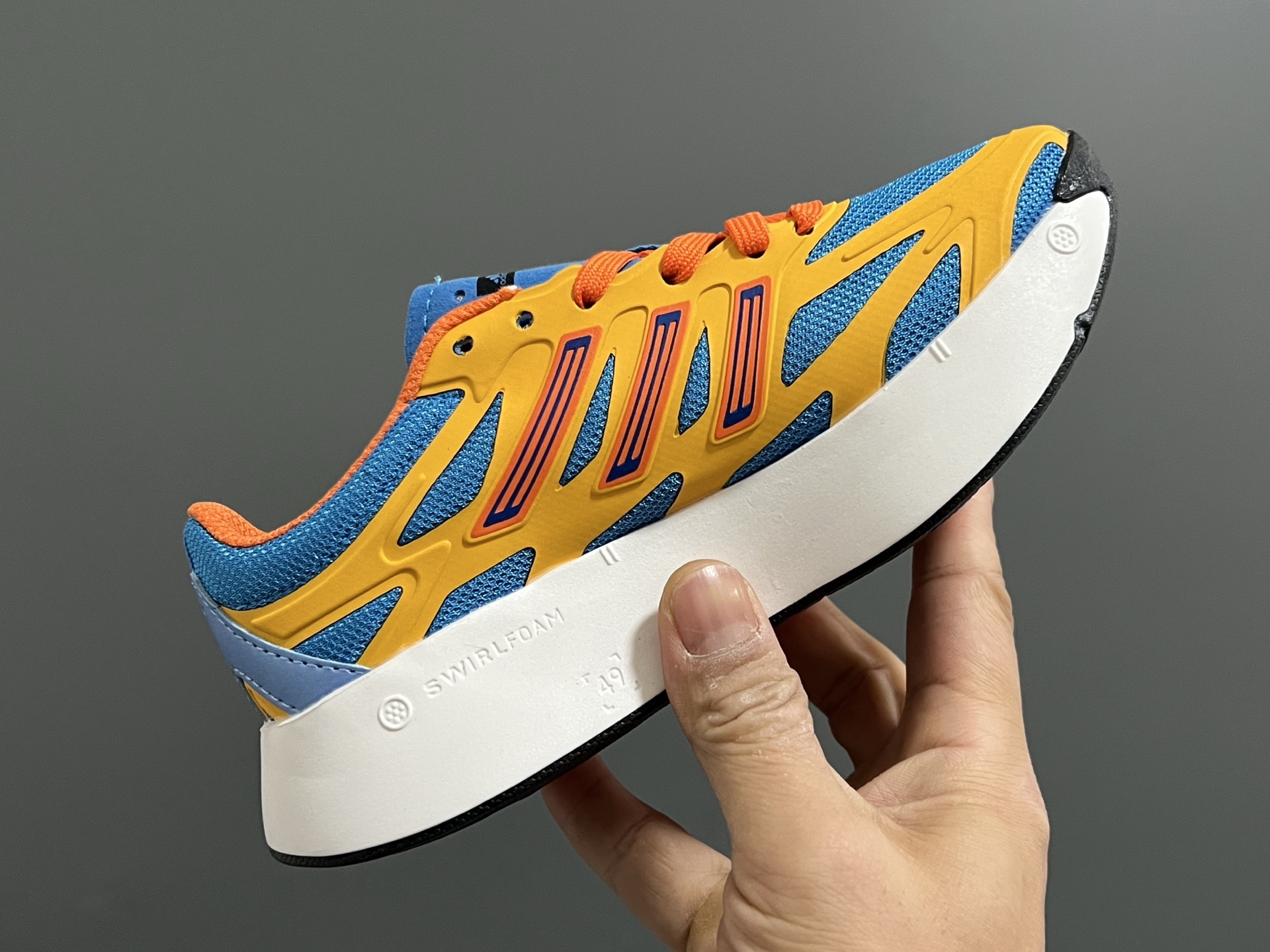 图片[6]-A家新款儿童鞋带扣摇摆运动鞋 尺码：28-35码 阿迪蕞新款摇摆鞋🆕 优质网面拼接☁️ 鞋带扣设计、穿脱便捷✌🏻 软弹后跟，脚感不言而喻✔️-选品中心