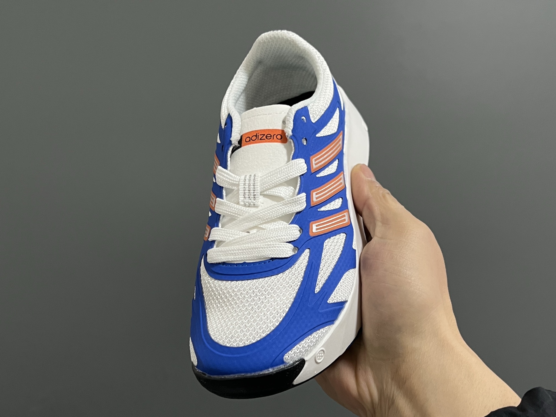 图片[3]-A家新款儿童鞋带扣摇摆运动鞋 尺码：28-35码 阿迪蕞新款摇摆鞋🆕 优质网面拼接☁️ 鞋带扣设计、穿脱便捷✌🏻 软弹后跟，脚感不言而喻✔️-选品中心