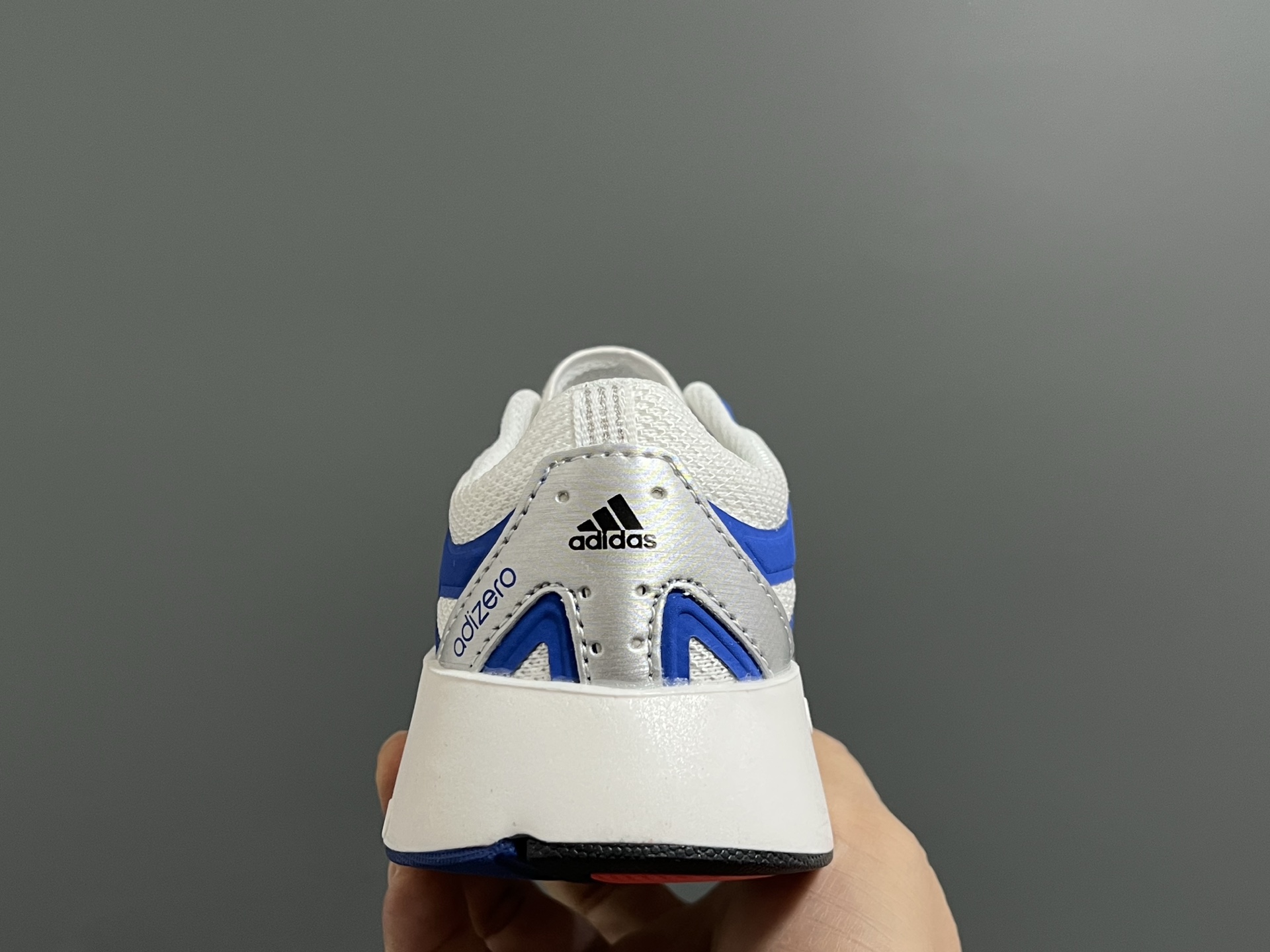 图片[7]-A家新款儿童鞋带扣摇摆运动鞋 尺码：28-35码 阿迪蕞新款摇摆鞋🆕 优质网面拼接☁️ 鞋带扣设计、穿脱便捷✌🏻 软弹后跟，脚感不言而喻✔️-选品中心